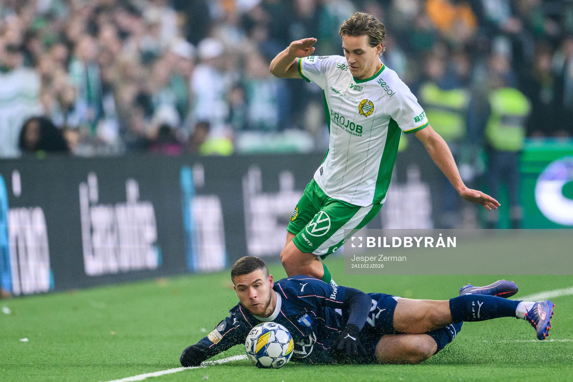 Hammarbys Hampus Skoglund och Malmö FFs Gabriel Busanello