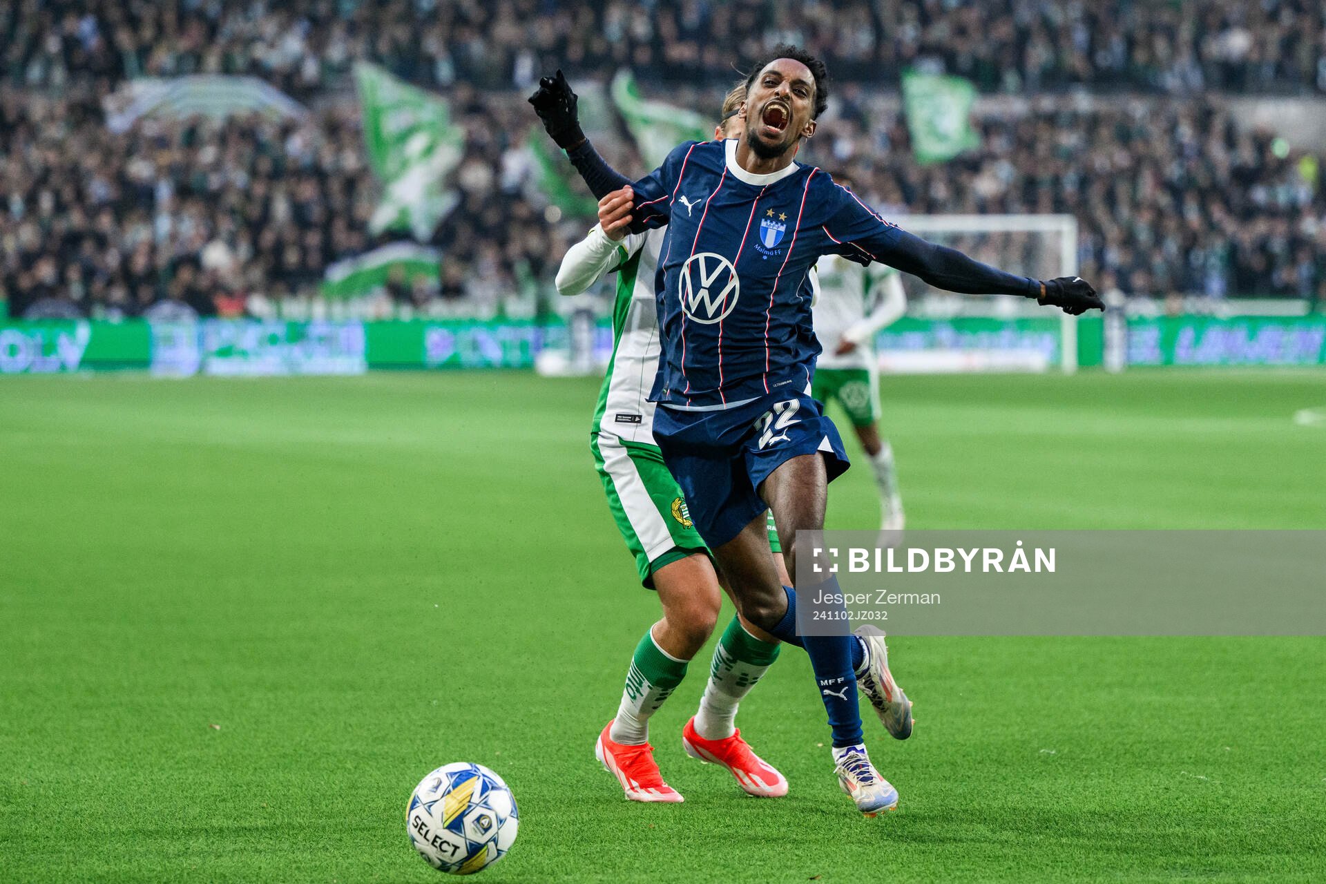 Hammarbys Markus Karlsson och Malmö FFs Taha Ali