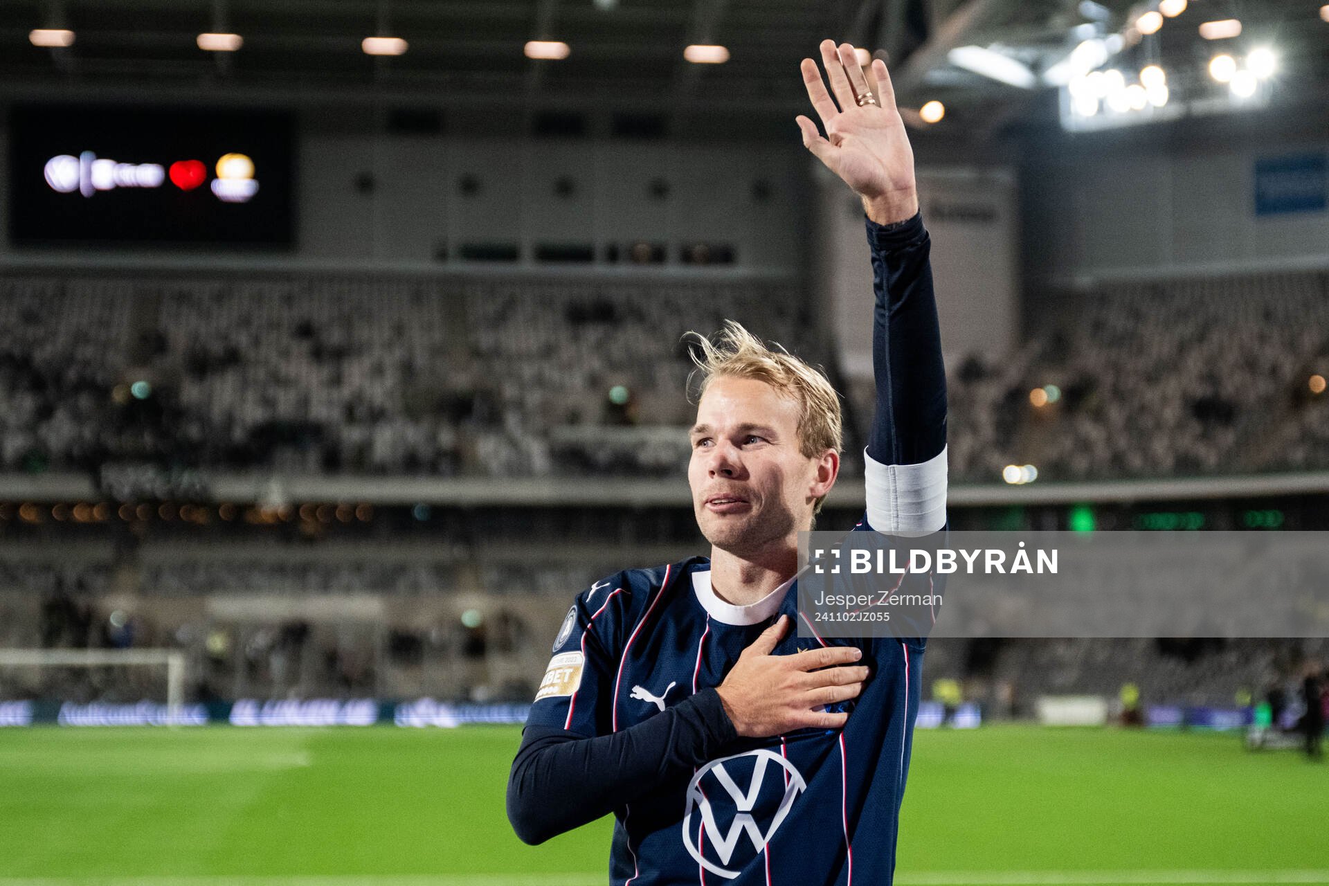 Malmö FFs Oscar Lewicki efter fotbollsmatchen i Allsvenskan mellan Hammarby och Malmö FF den 2 november 2024 i Stockholm. 
