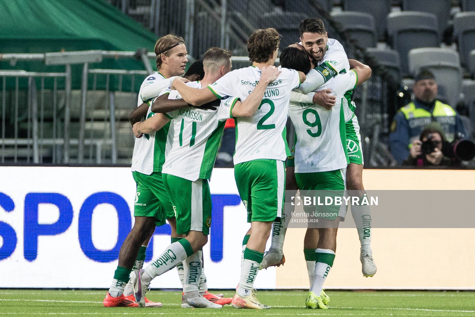 Hammarbys Nahir Besara jublar