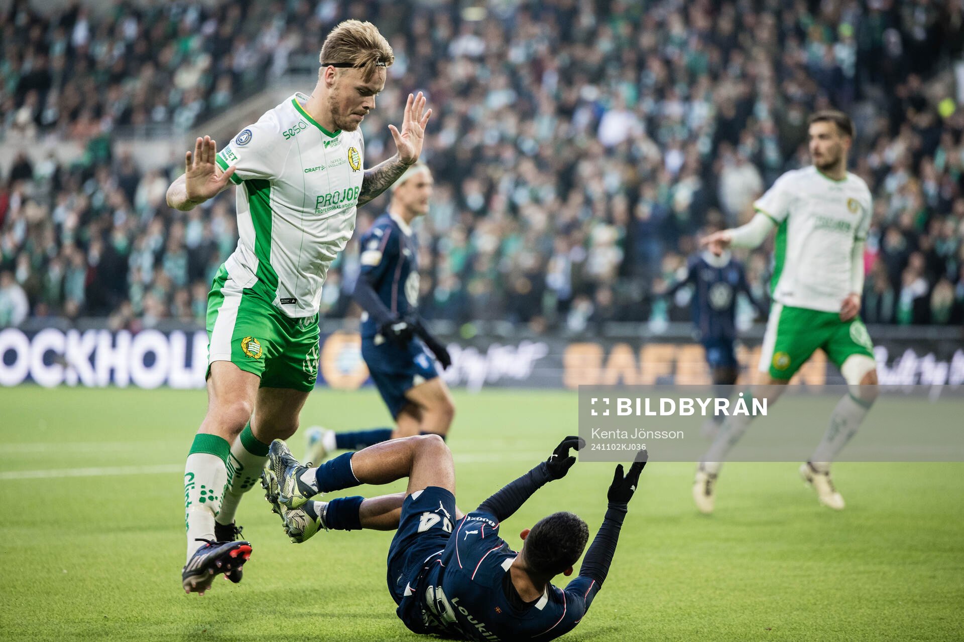 Malmö FFs Zakaria Loukili och Hammarbys Victor Eriksson