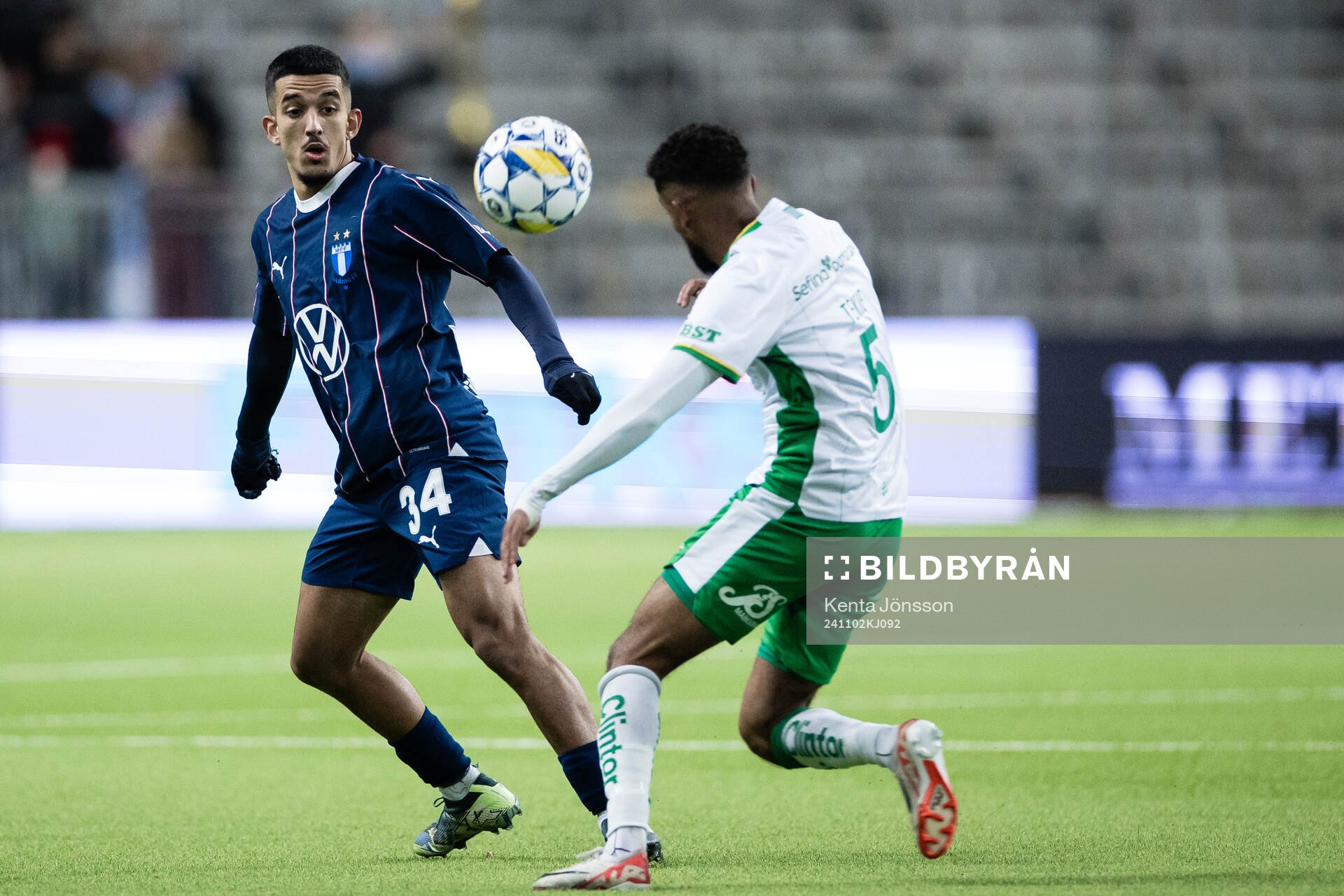 Malmö FFs Zakaria Loukili och Hammarbys Tesfaldet Tekie