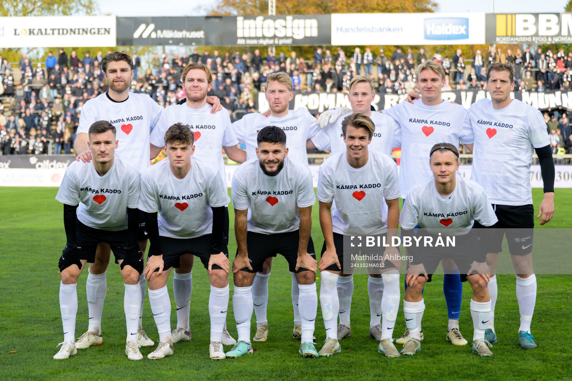 Landskronas startelva, med hyllning till målvakt Amr
