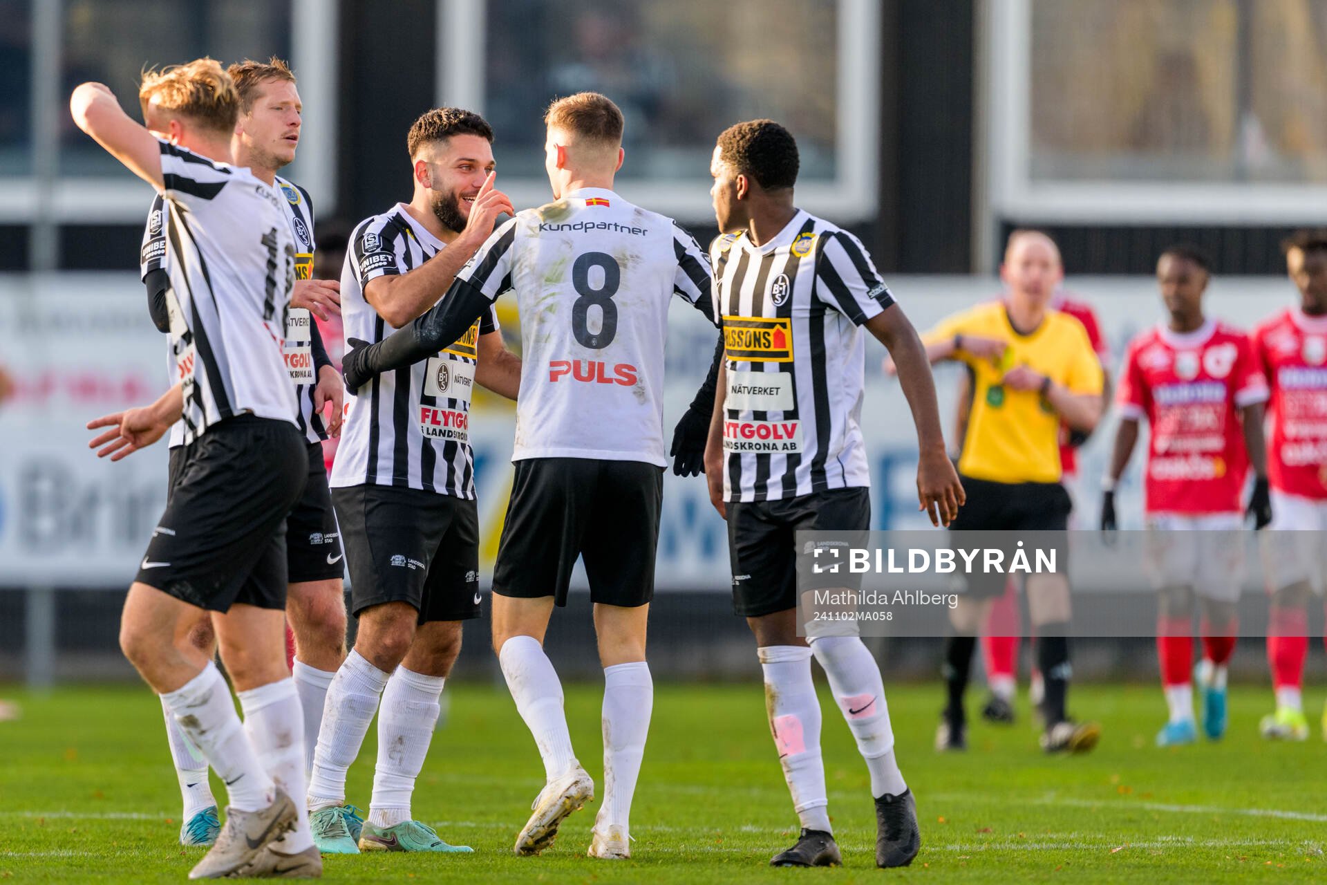 Landskronas Edi Sylisufaj och Robin Dzabic jublar