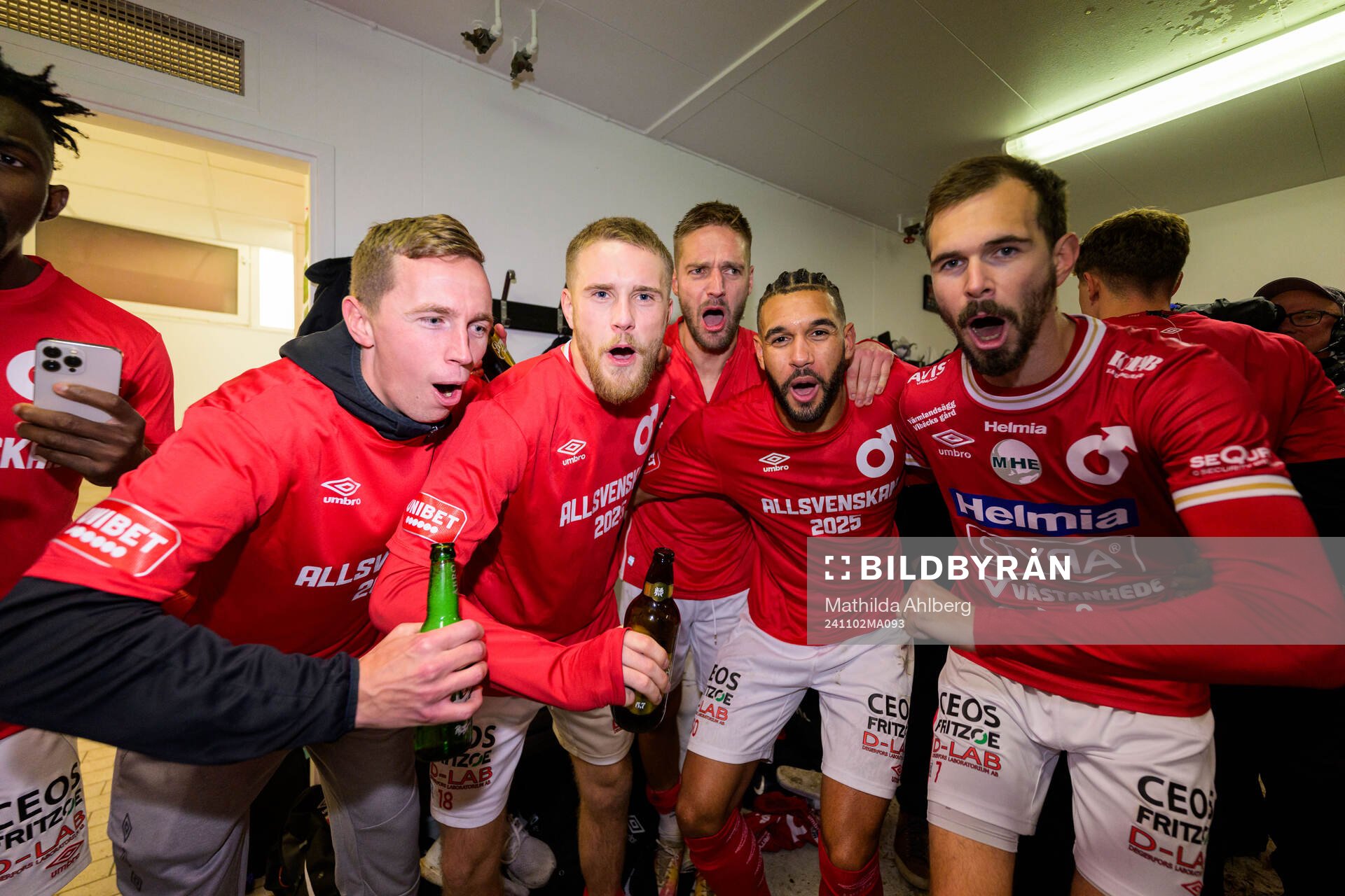 Degerfors spelare jublar