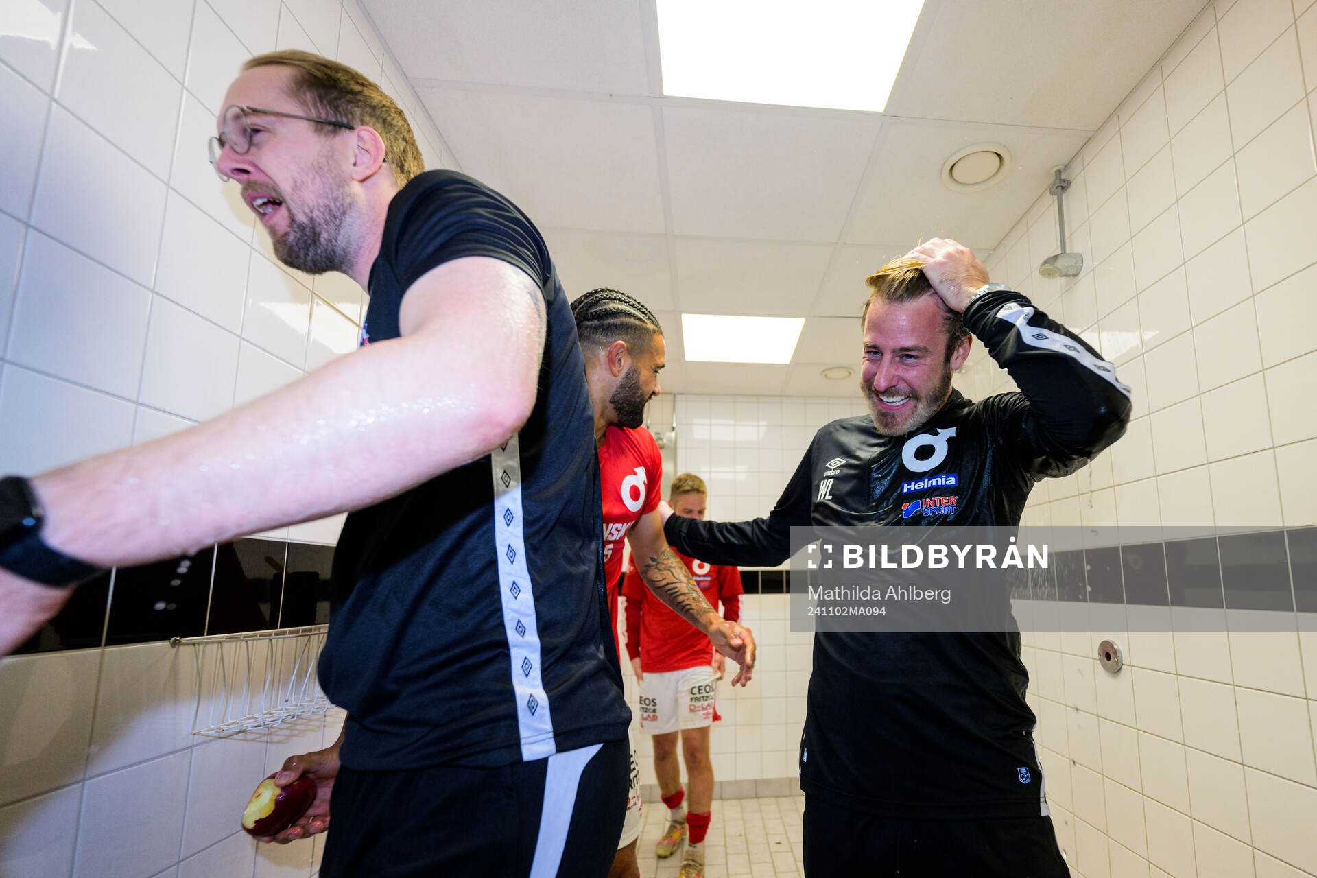 Degerfors tränare William Lundin jublar