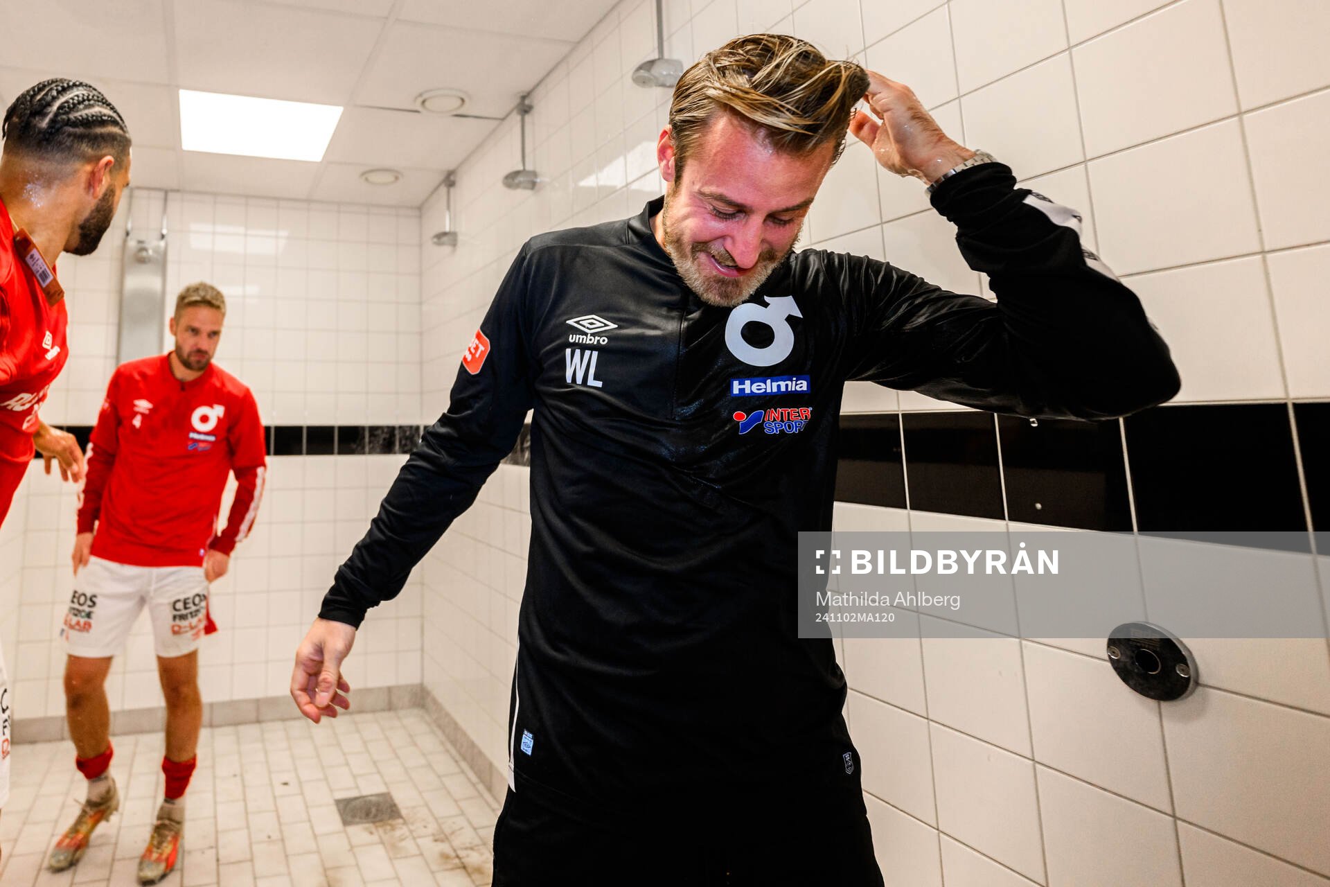 Degerfors tränare William Lundin jublar över avancemanget