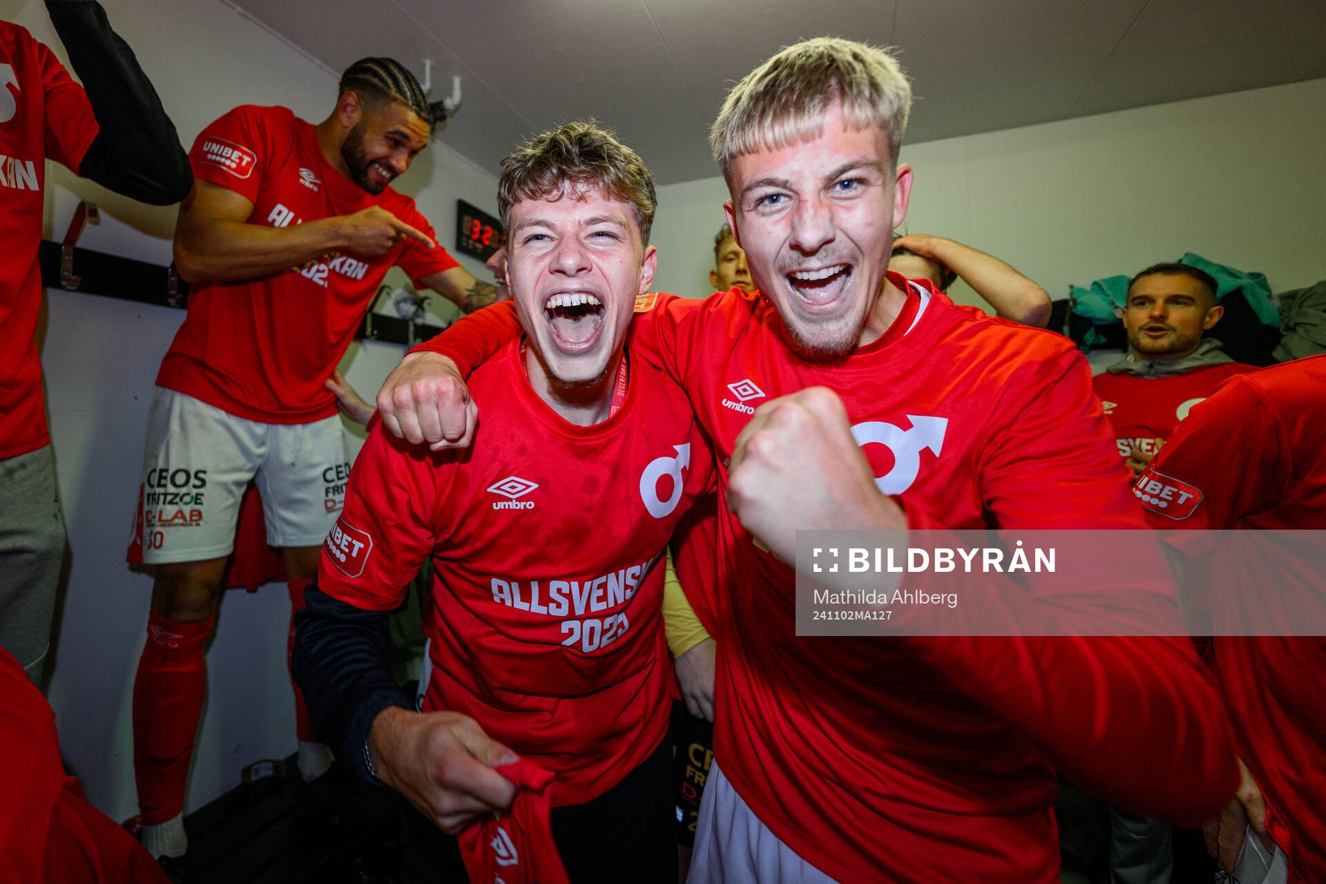 Degerfors Gustav Lindgren och Elias Pihlström  jublar
