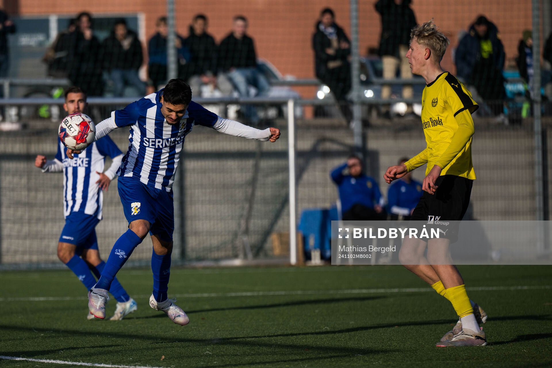 IFK Göteborgs Haydar Sultan och Mjällbys Alex Malmström