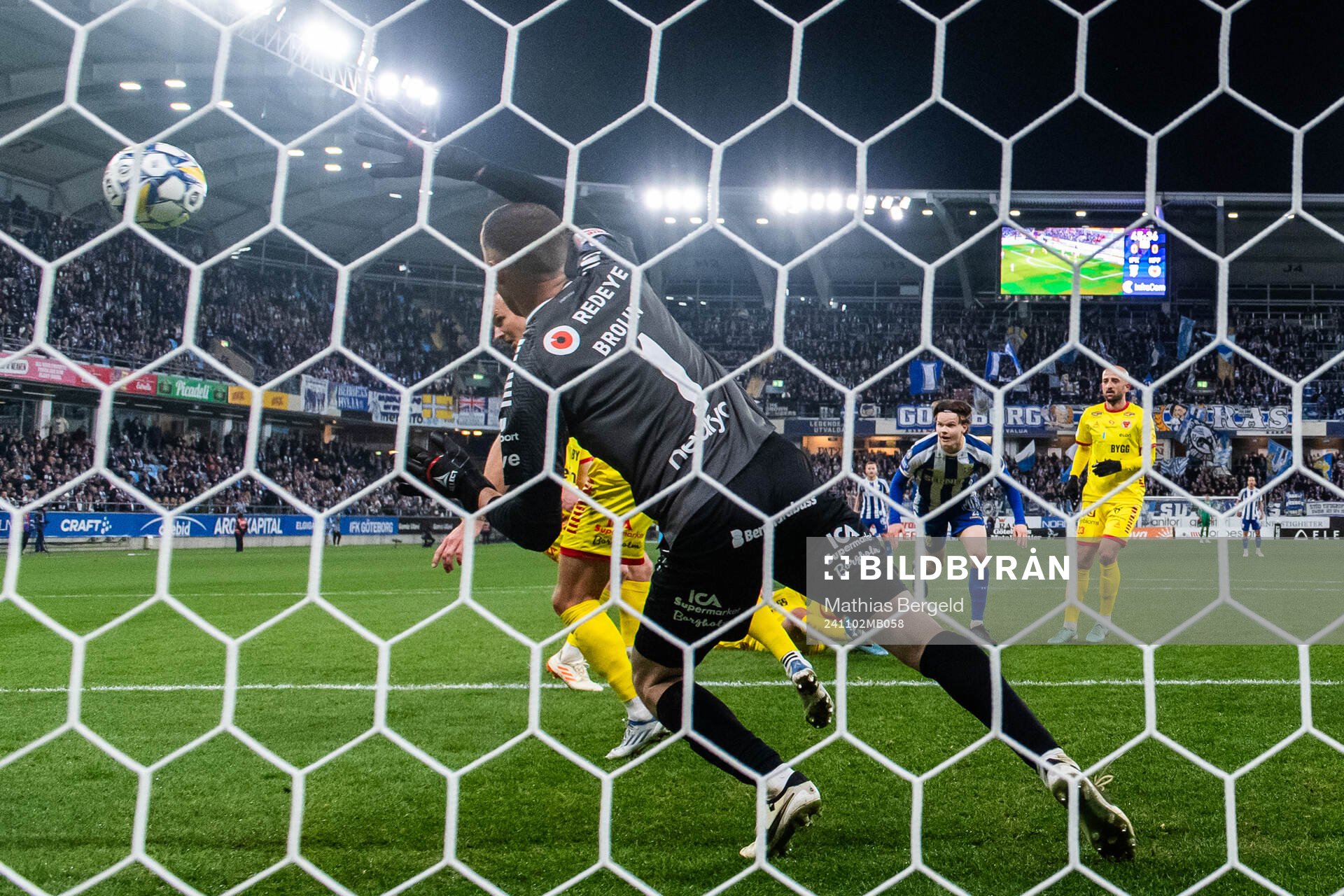 IFK Göteborgs Kolbeinn Thordarson gör 1-0 bakom Kalmars