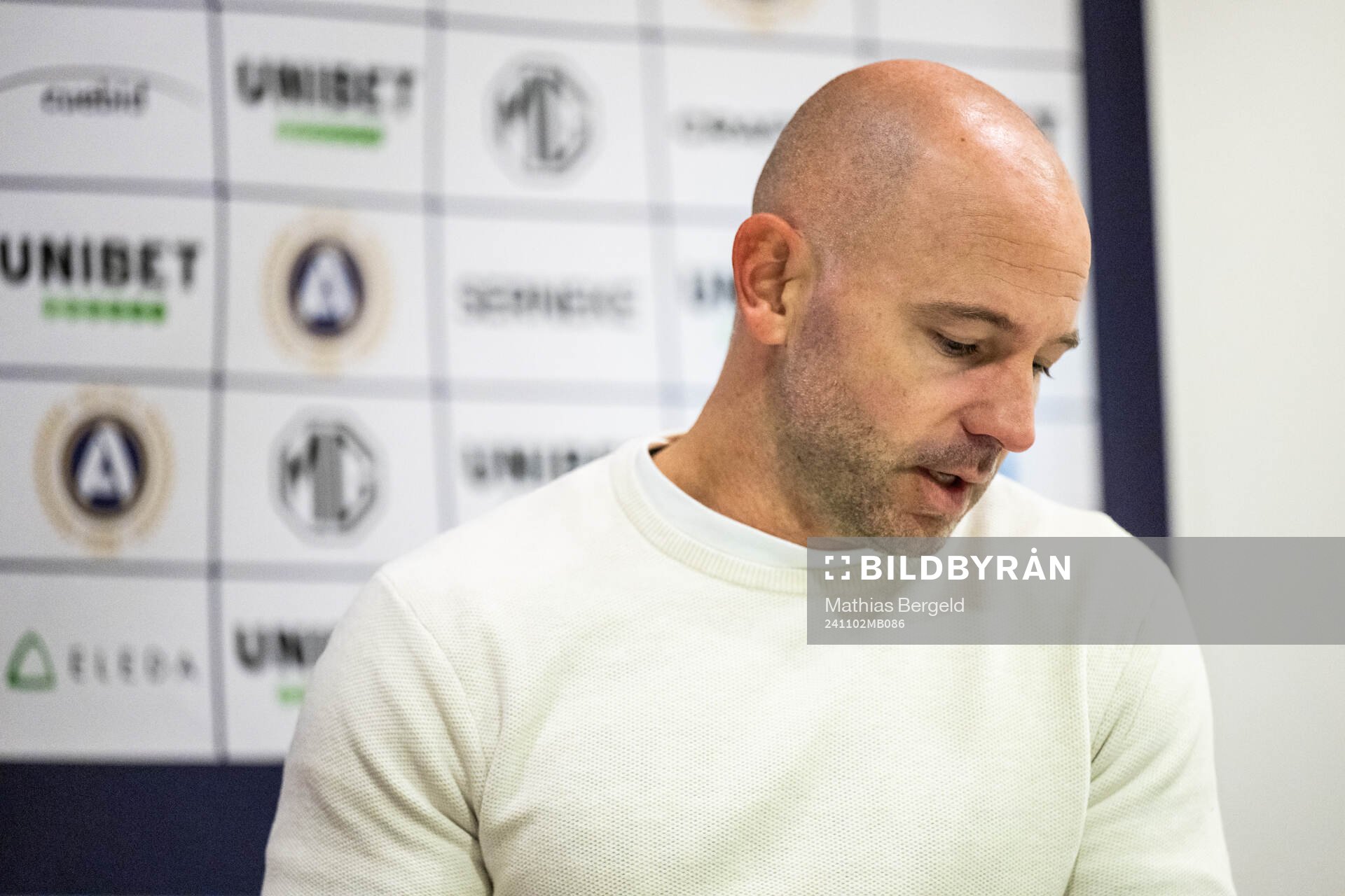 Kalmars tränare Stefan Larsson på presskonferensen