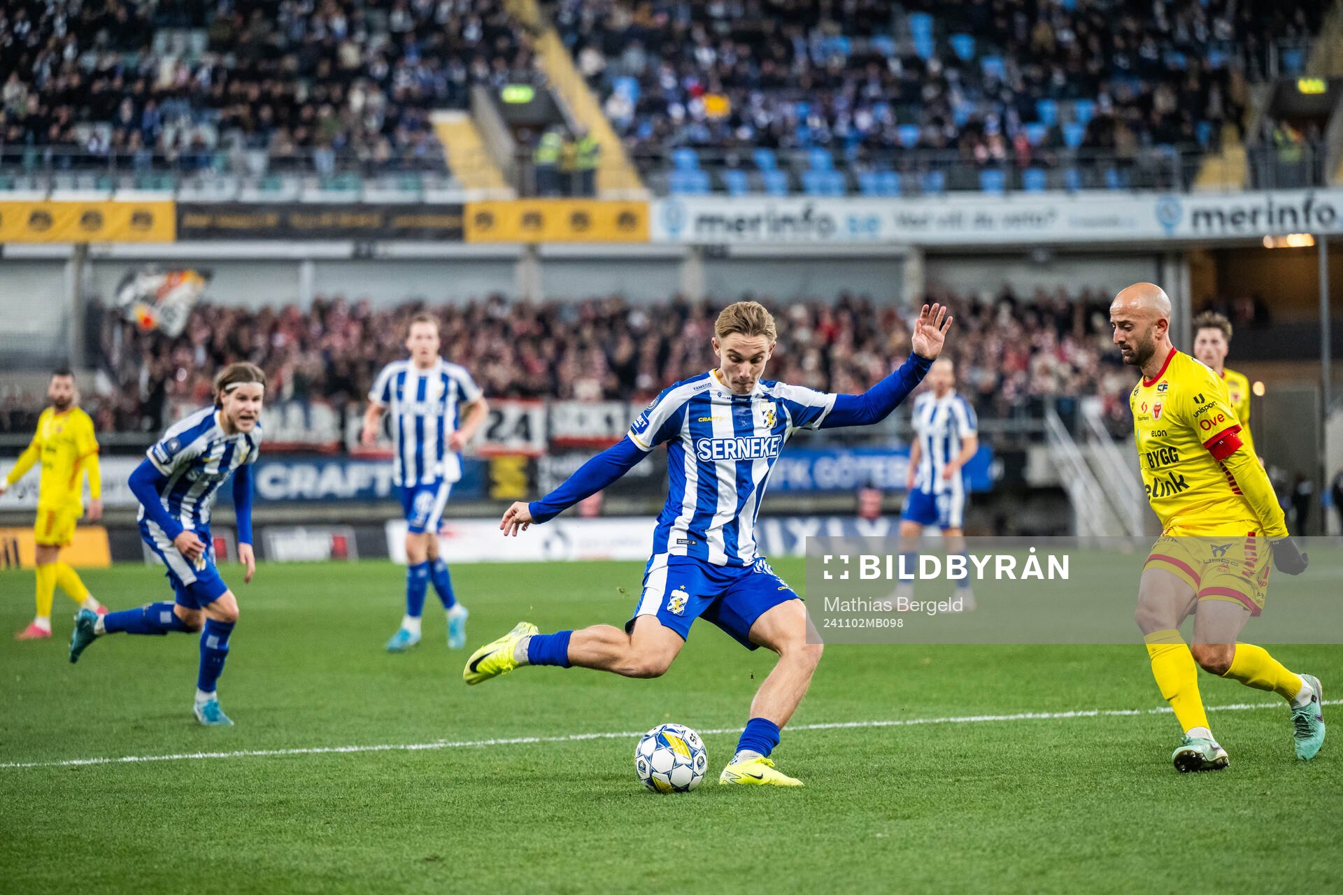 IFK Göteborgs Linus Carlstrand och Kalmars Robert Gojani