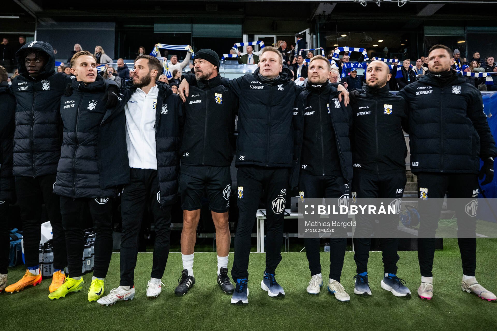 IFK Göteborgs, Linus Carlstrand, Emil Salomonsson, assisterande tränare Joachim Björklund, tränare Stefan Billborn och spelarutvecklare Marcus Berg inför fotbollsmatchen i Allsvenskan mellan IFK Göteborg och Kalmar den 2 november 2024 i Göteborg.