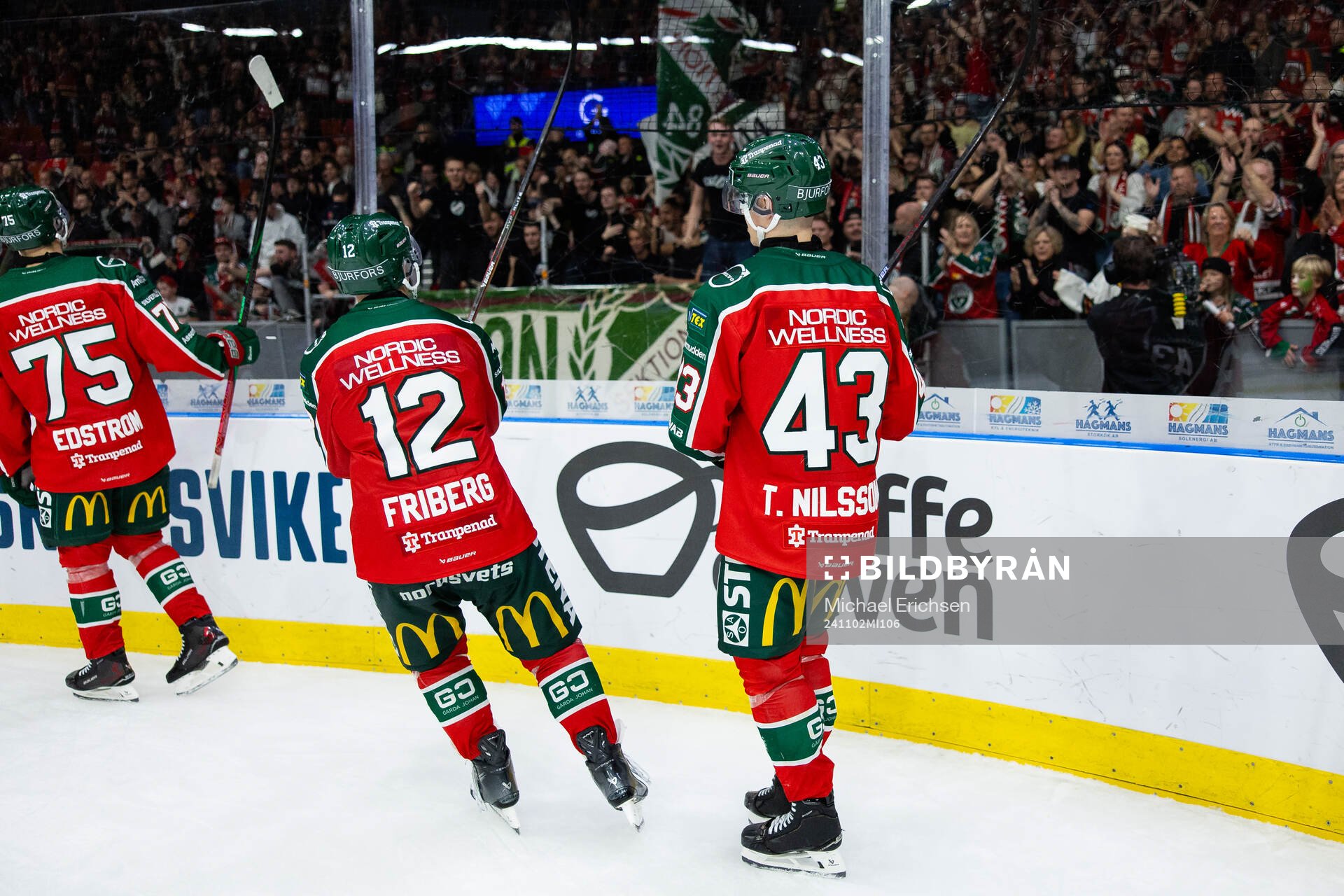 Frölundas spelare tackar klacken