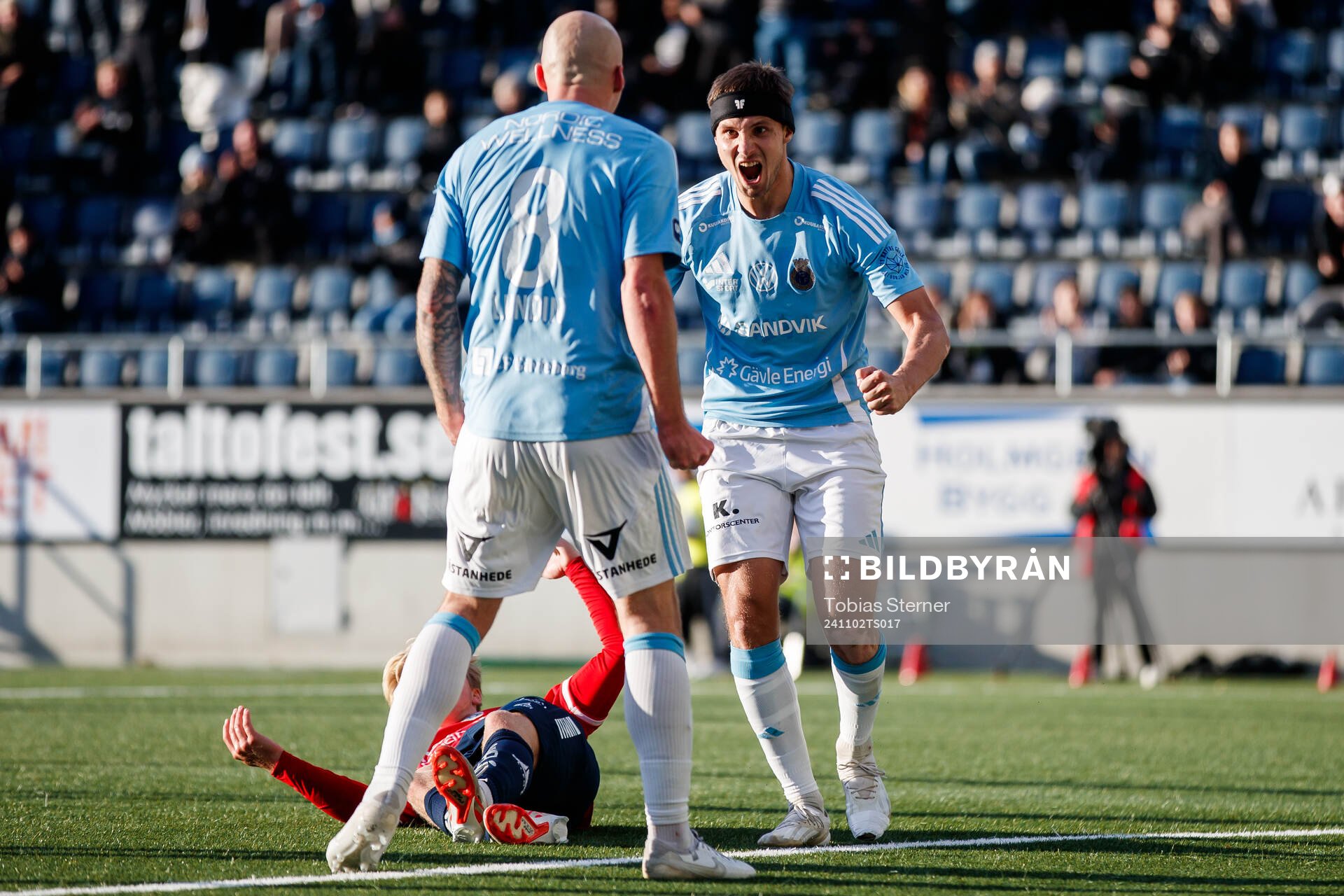 Gefles Jacob Hjelte jublar
