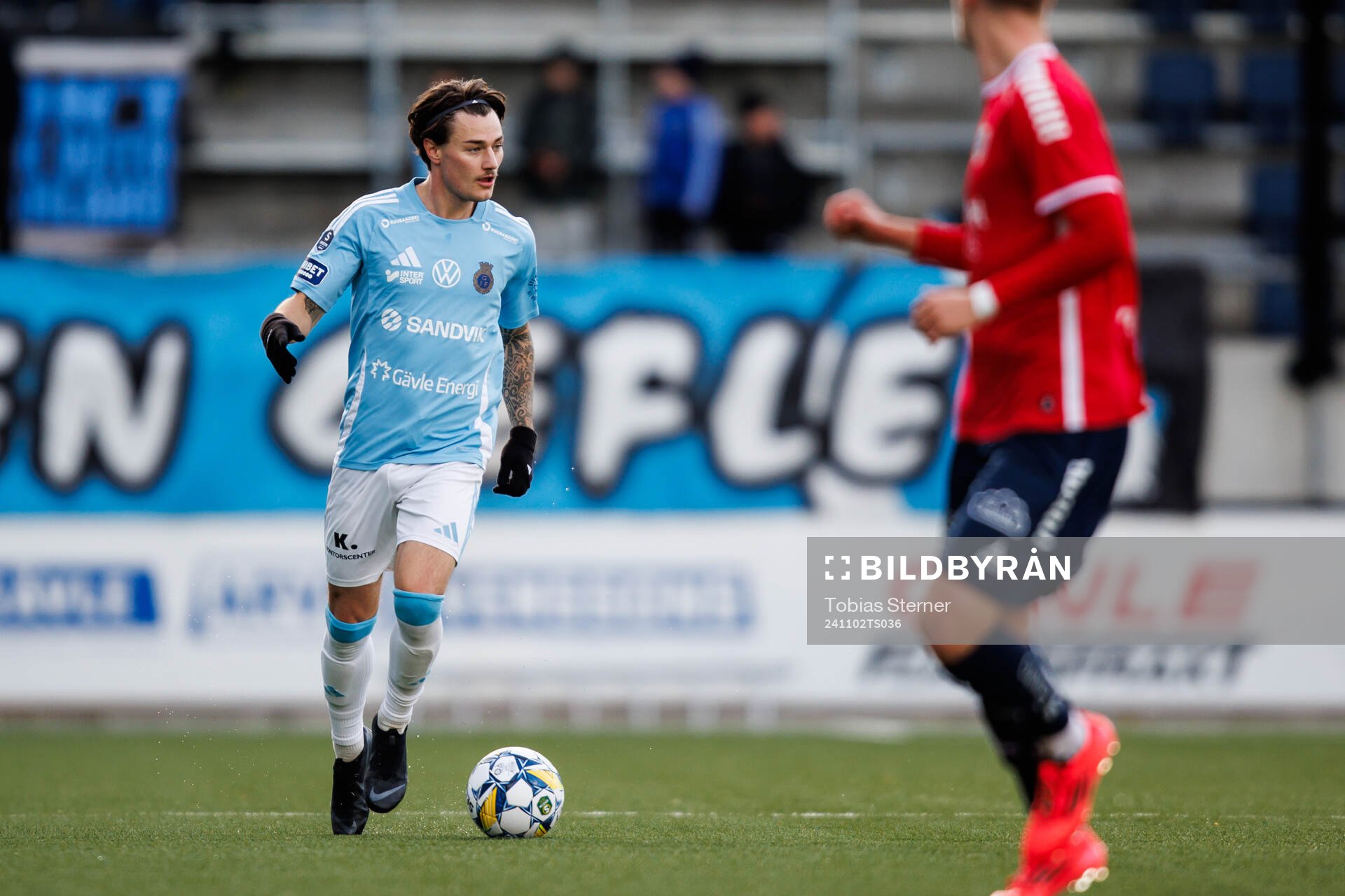 Gefles Adrian Edqvist under fotbollsmatchen i Superettan mellan Gefle och Utsikten den 2 november 2024 i Gävle. 