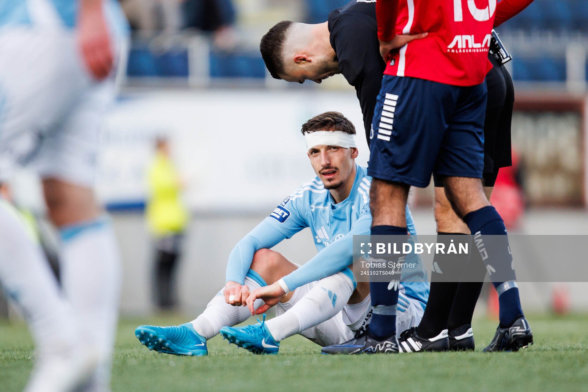 Gefles Lukas Browning Lagerfeldt har ont