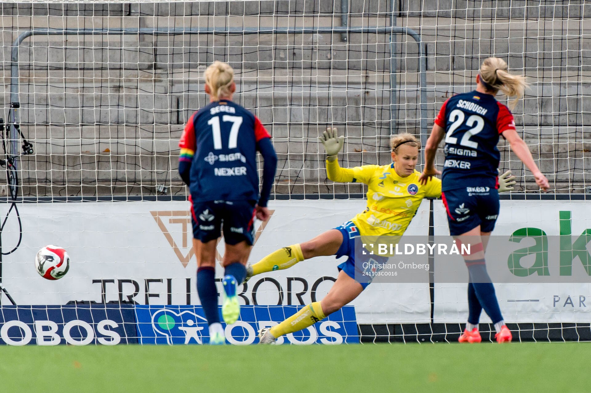 Och Linköpings målvakt Cajsa Andersson och Rosengårds