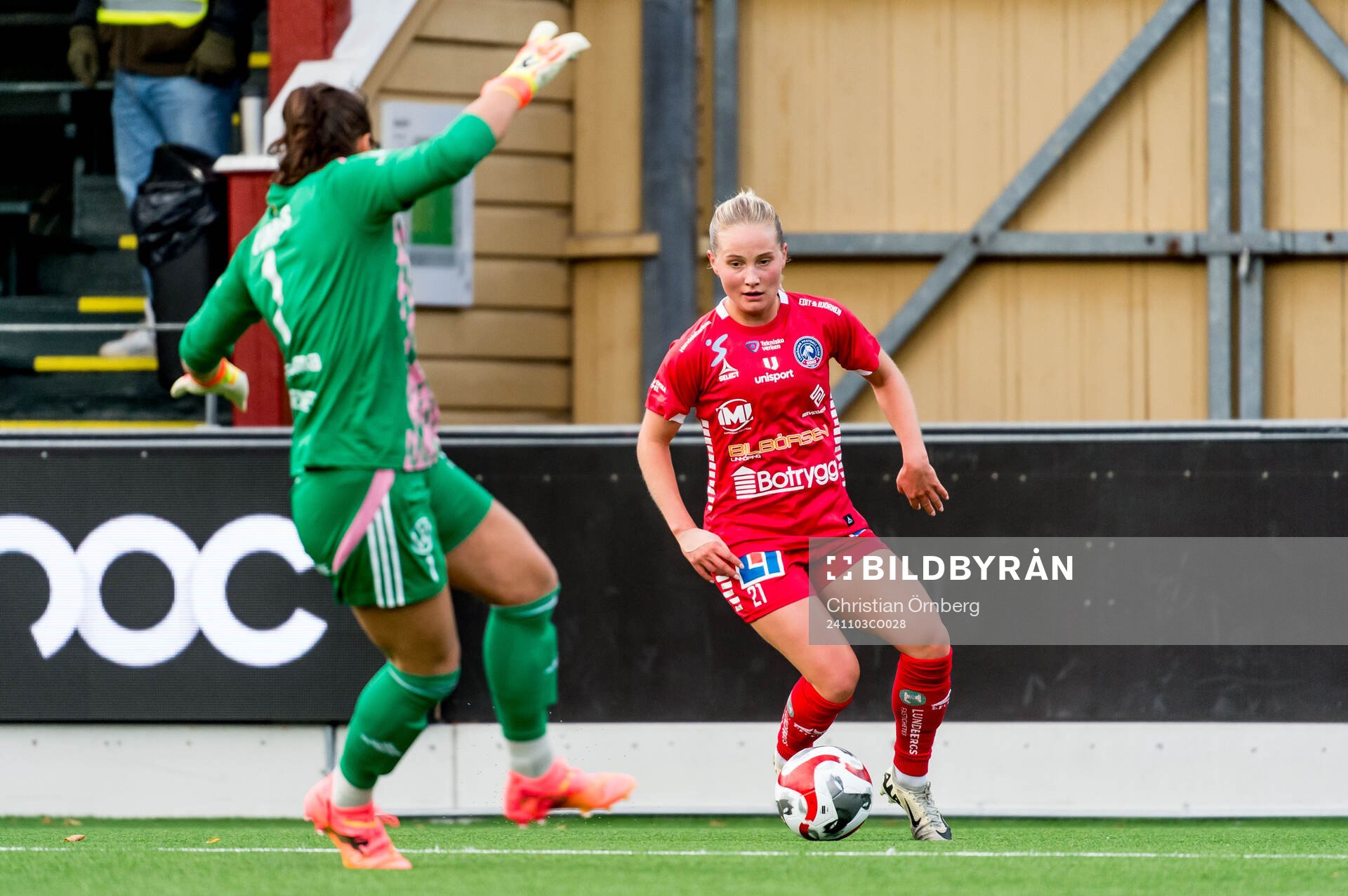 Linköpings Maria Olafsdottir Gros och Rosengårds målvakt