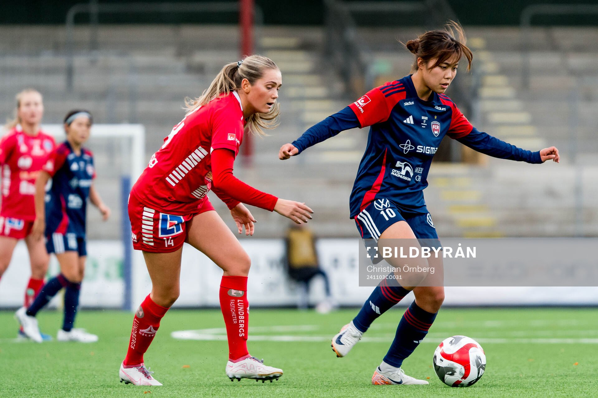 Linköpings Irene Dirdal och Rosengårds Momoko Tanikawa