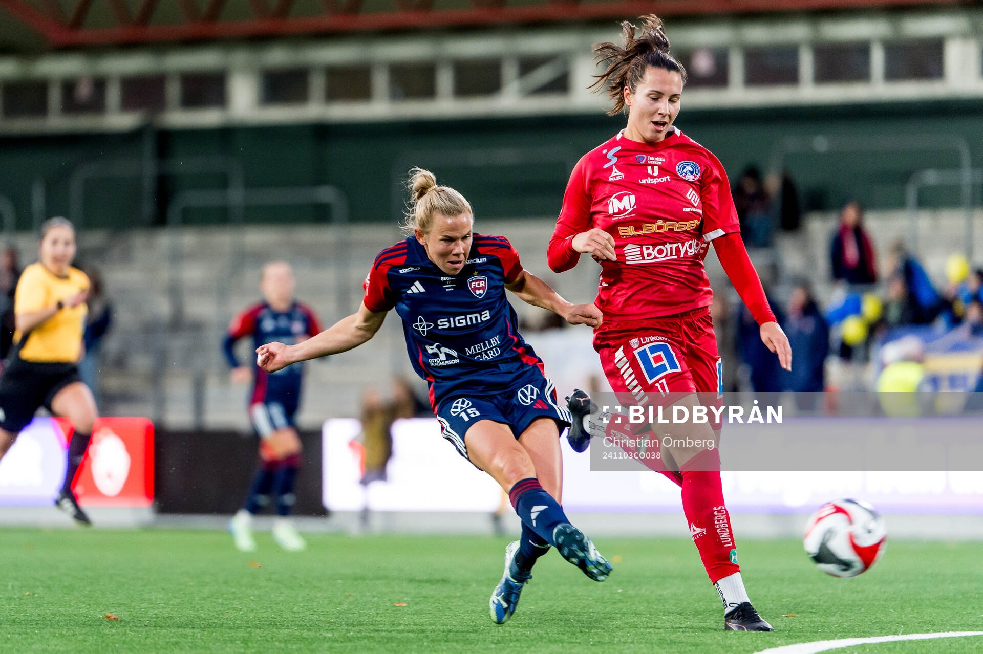 Rosengårds målvakt Shannon Lynn och Linköpings Nellie