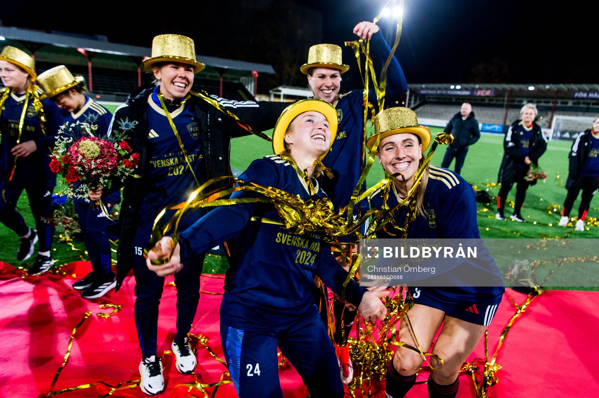 Rosengårds spelare jublar