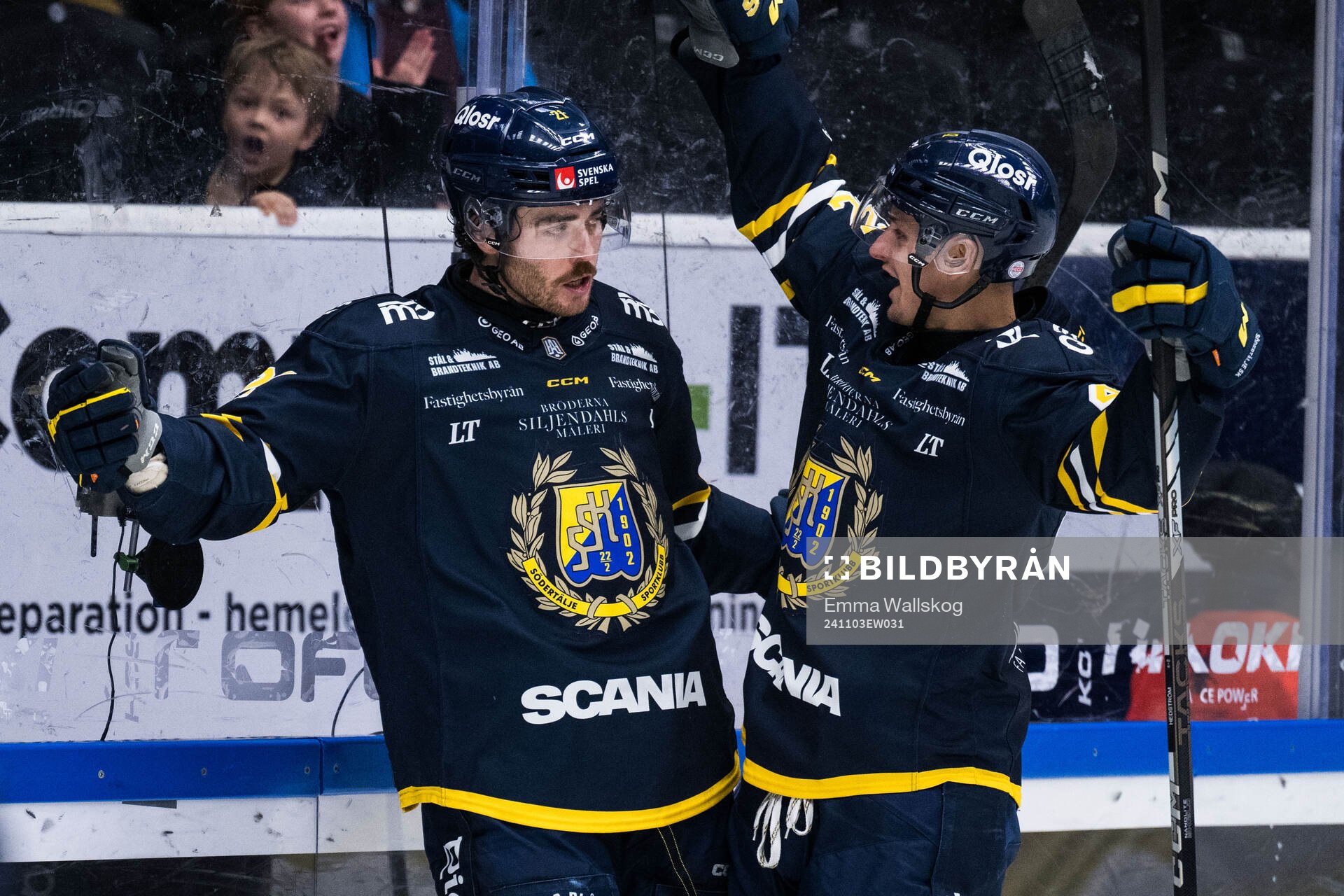 Södertäljes Nolan Stevens och Ludvig Hedström jublar