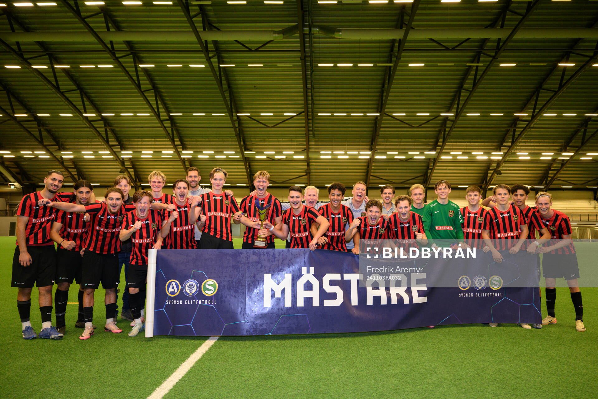 Brommapojkarnas spelare jublar