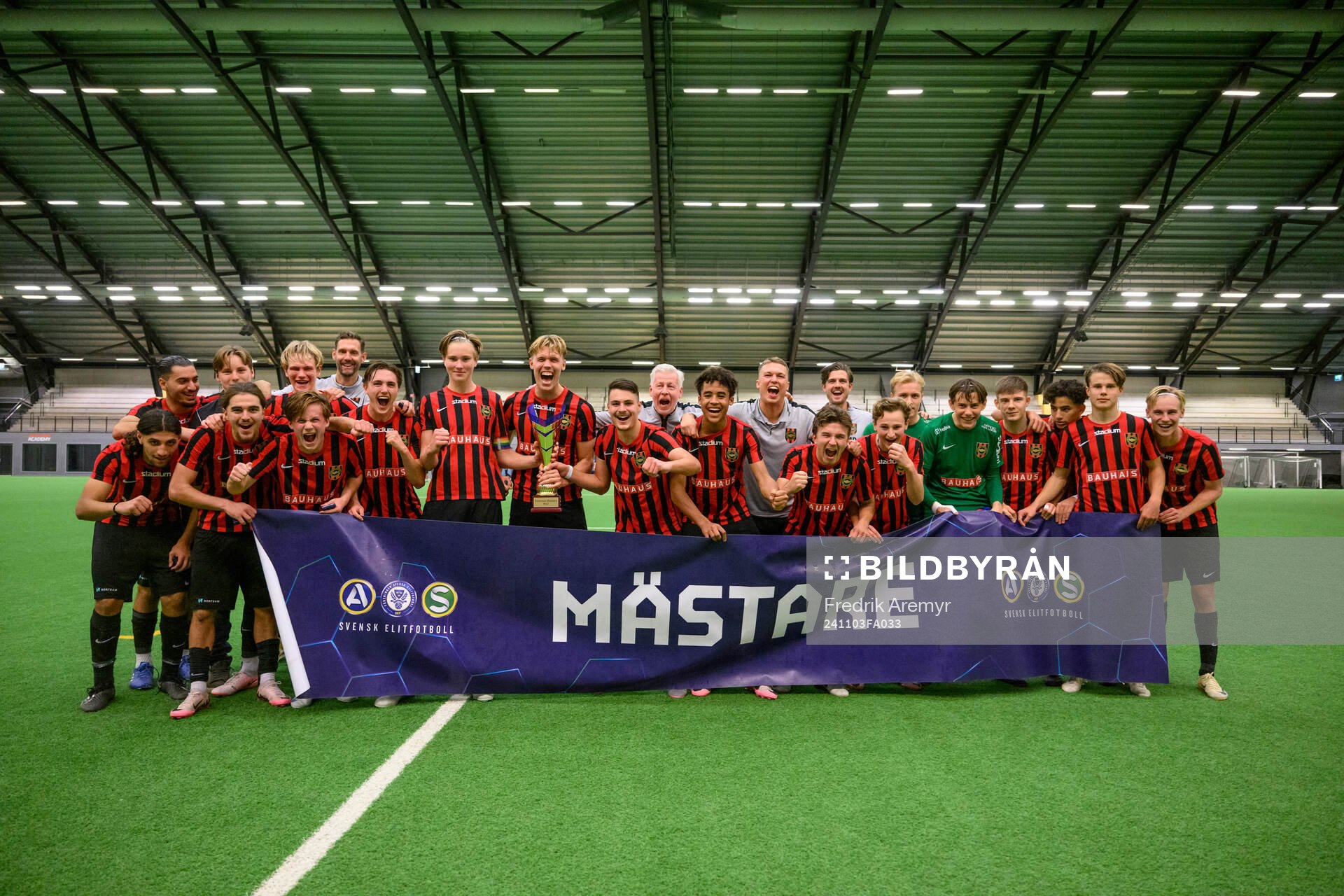 Brommapojkarnas spelare jublar