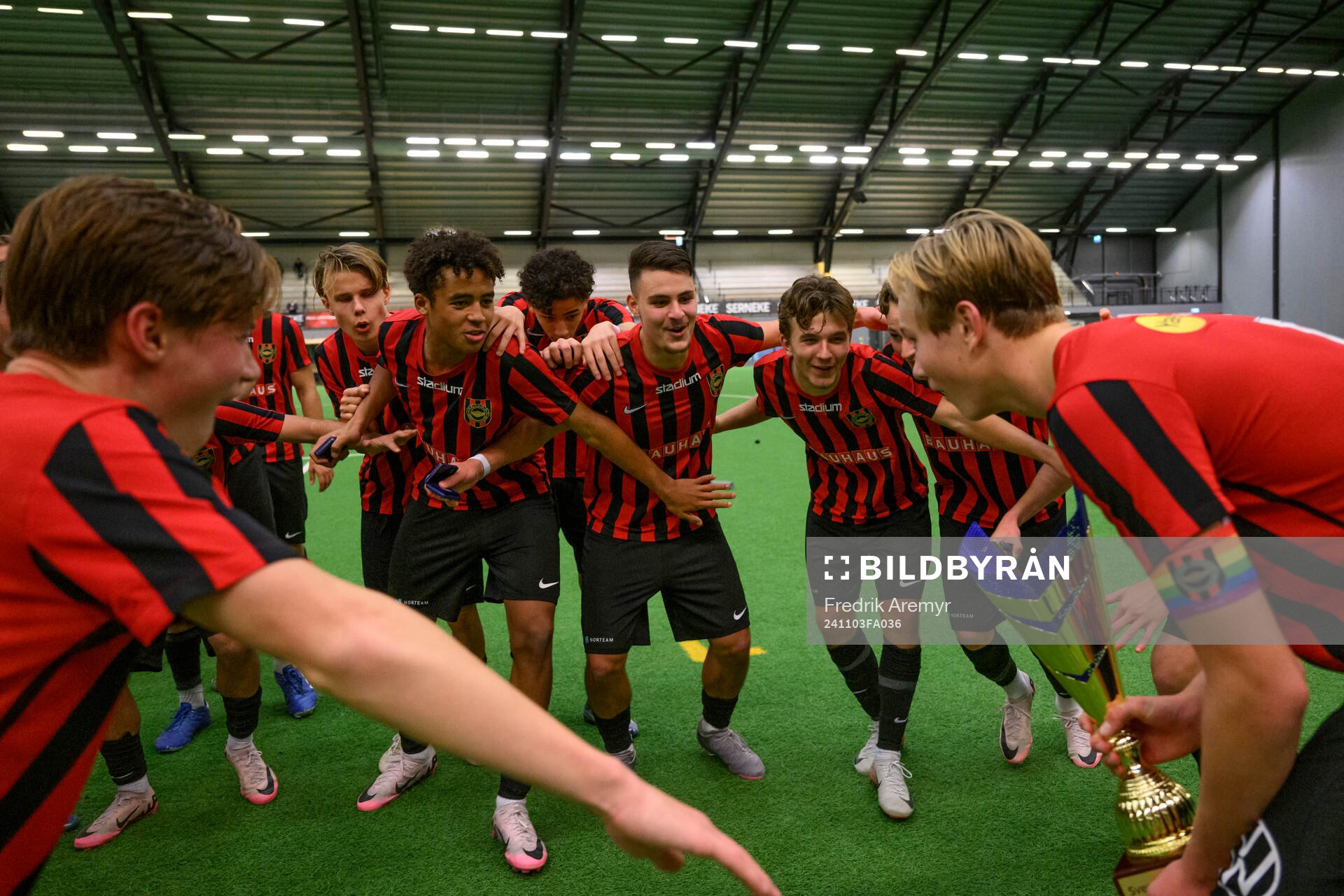 Brommapojkarnas spelare jublar