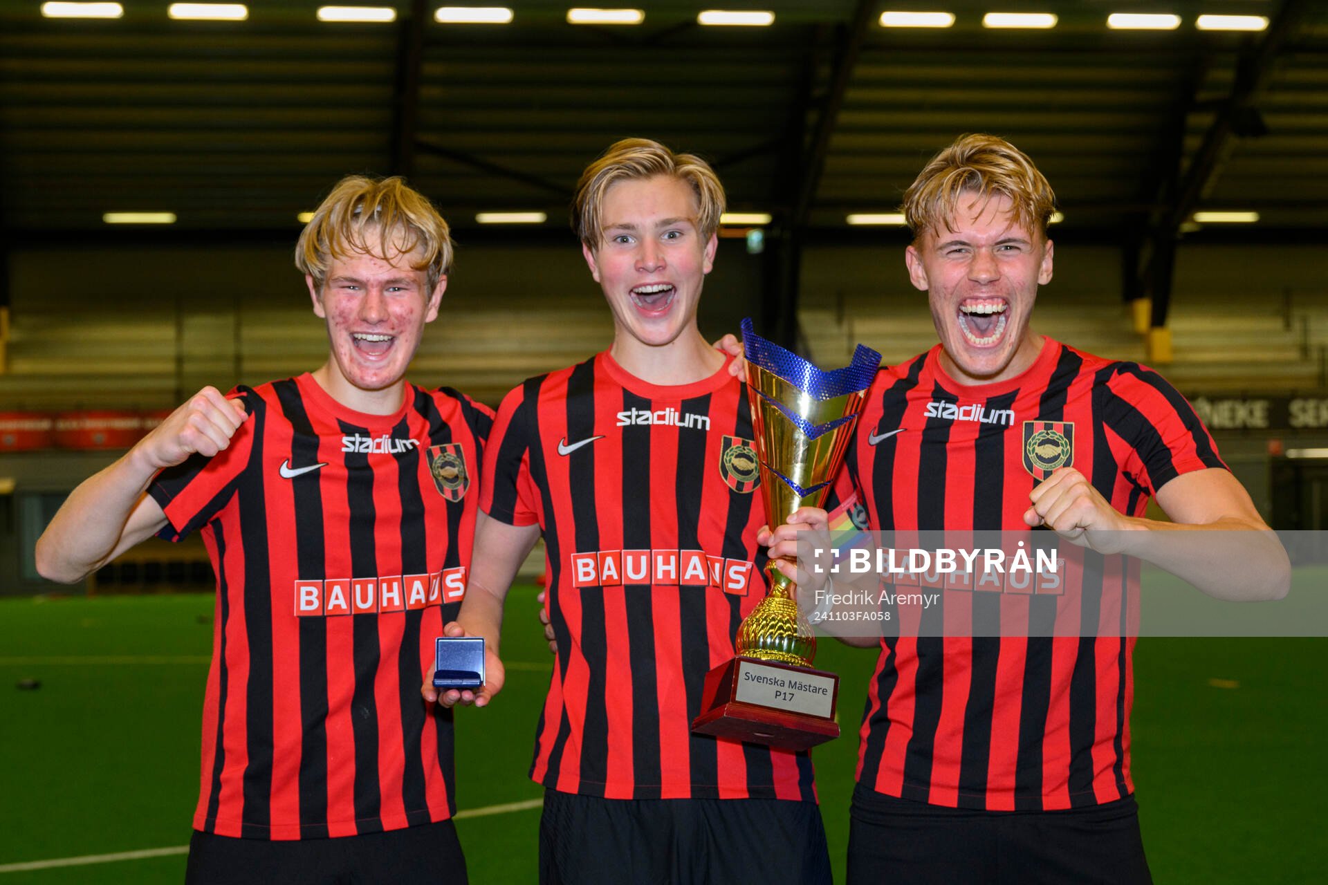 Brommapojkarnas Jacob Ringqvist, lagkapten Edgar Backteman