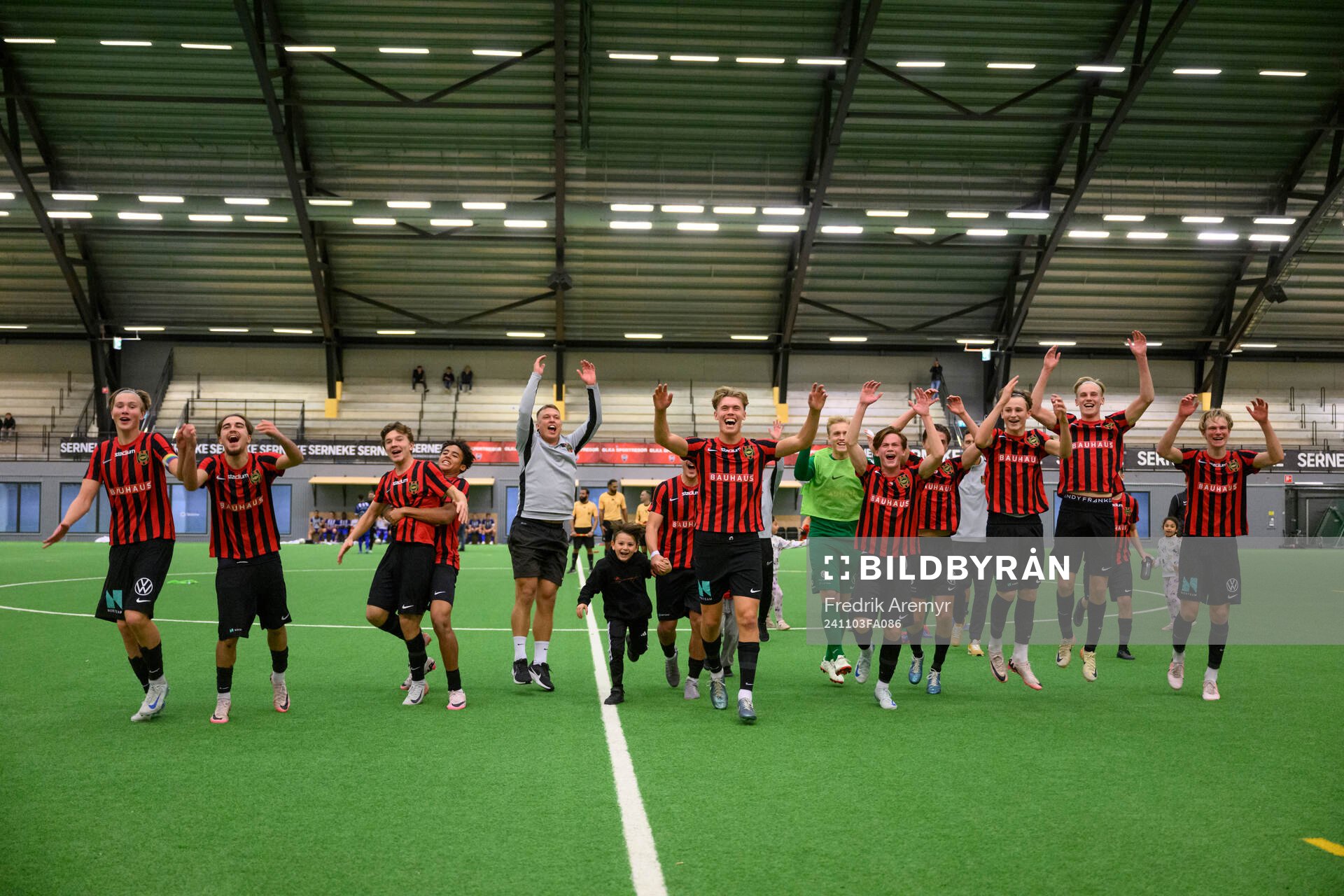 Brommapojkarnas spelare jublar