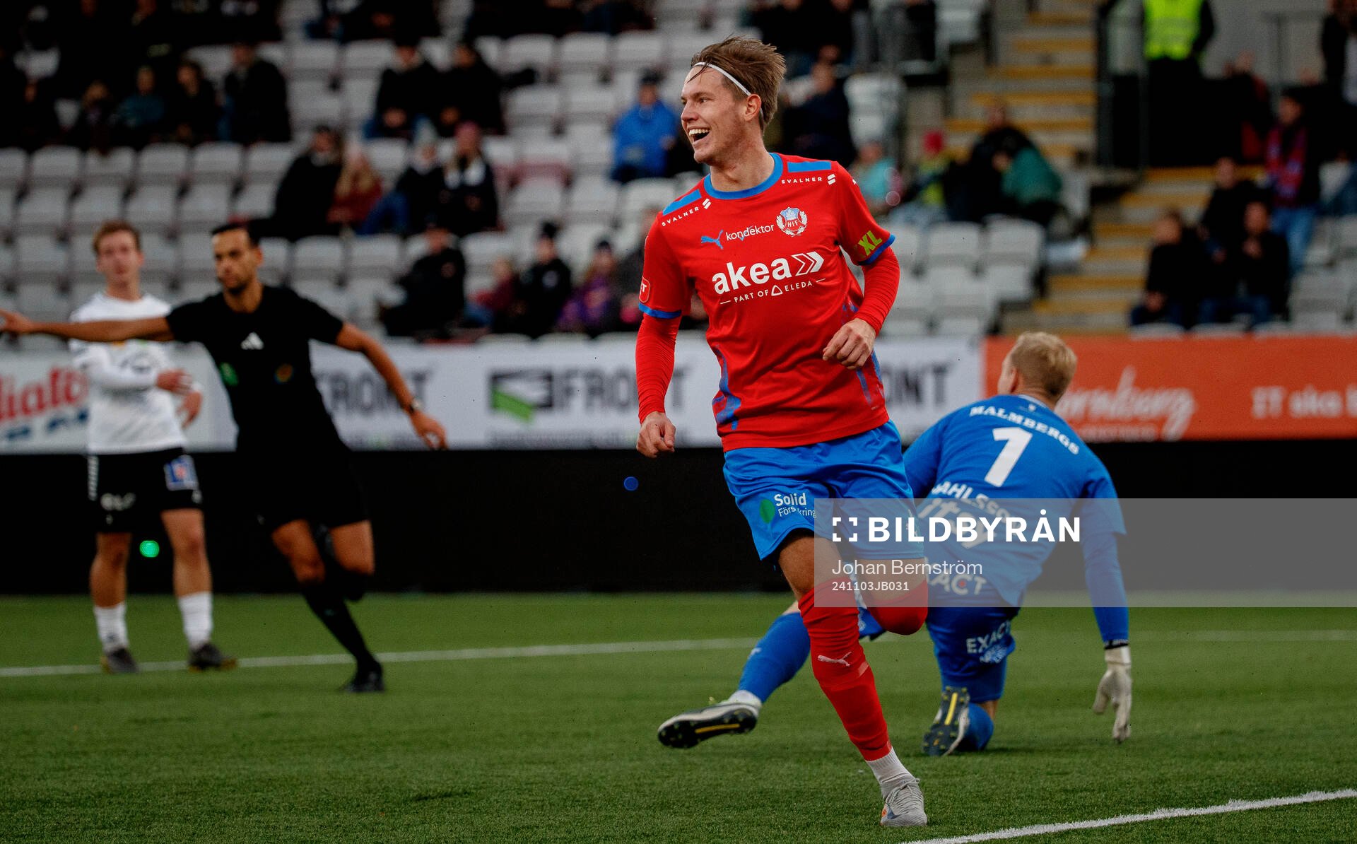 Helsingborgs Taylor Silverholt jublar vid 0-1