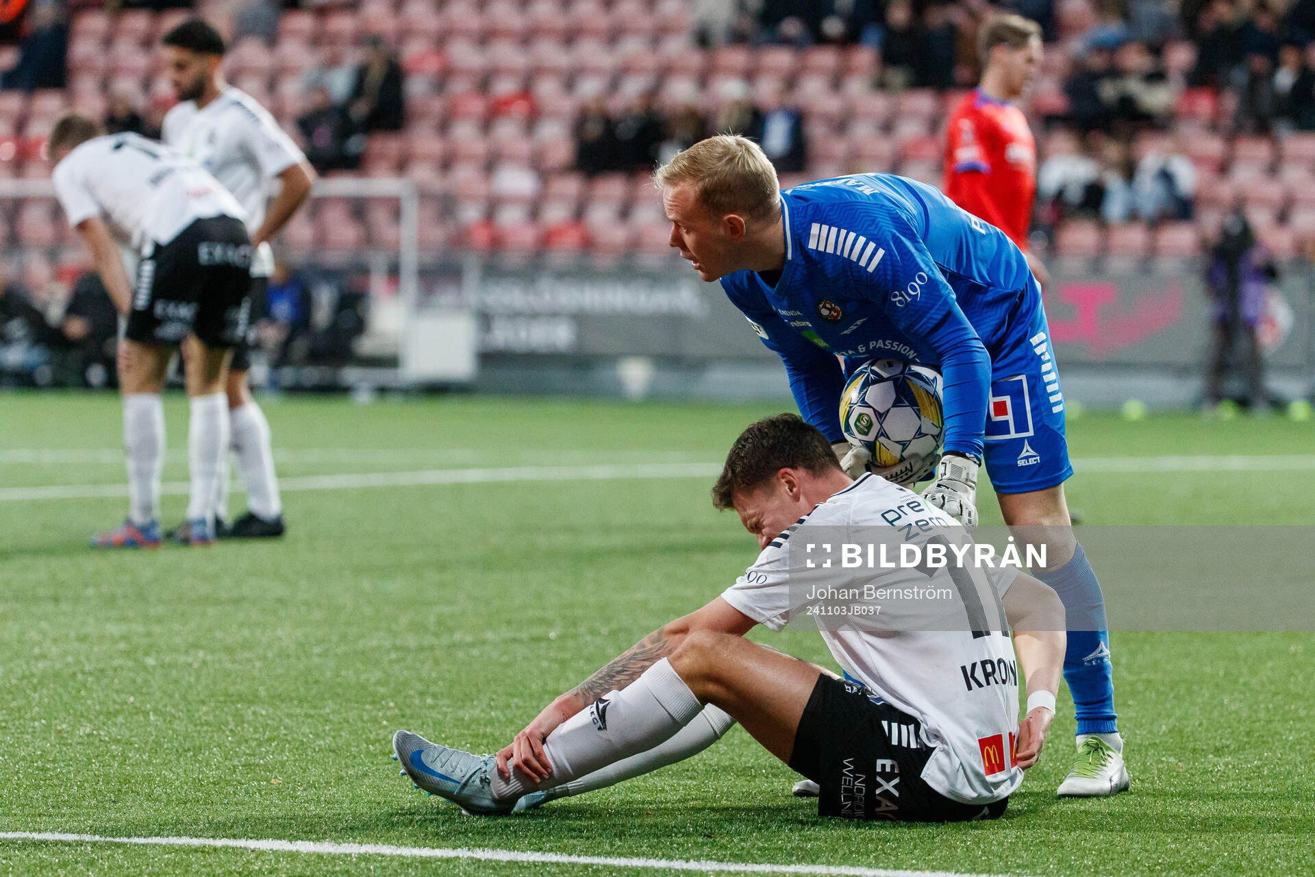 Örebros Samuel Kroon har ont