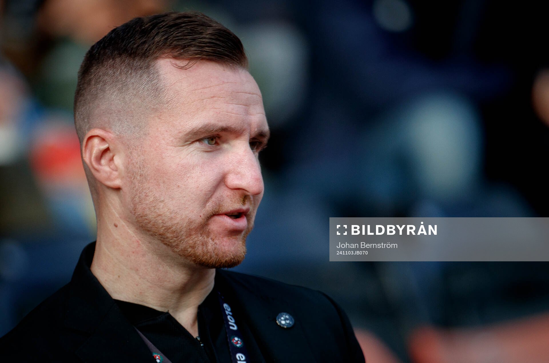 Örebros sportchef Enes Ahmetovic  under fotbollsmatchen i Superettan mellan Örebro och Helsingborg den 3 november 2024 i Örebro. 