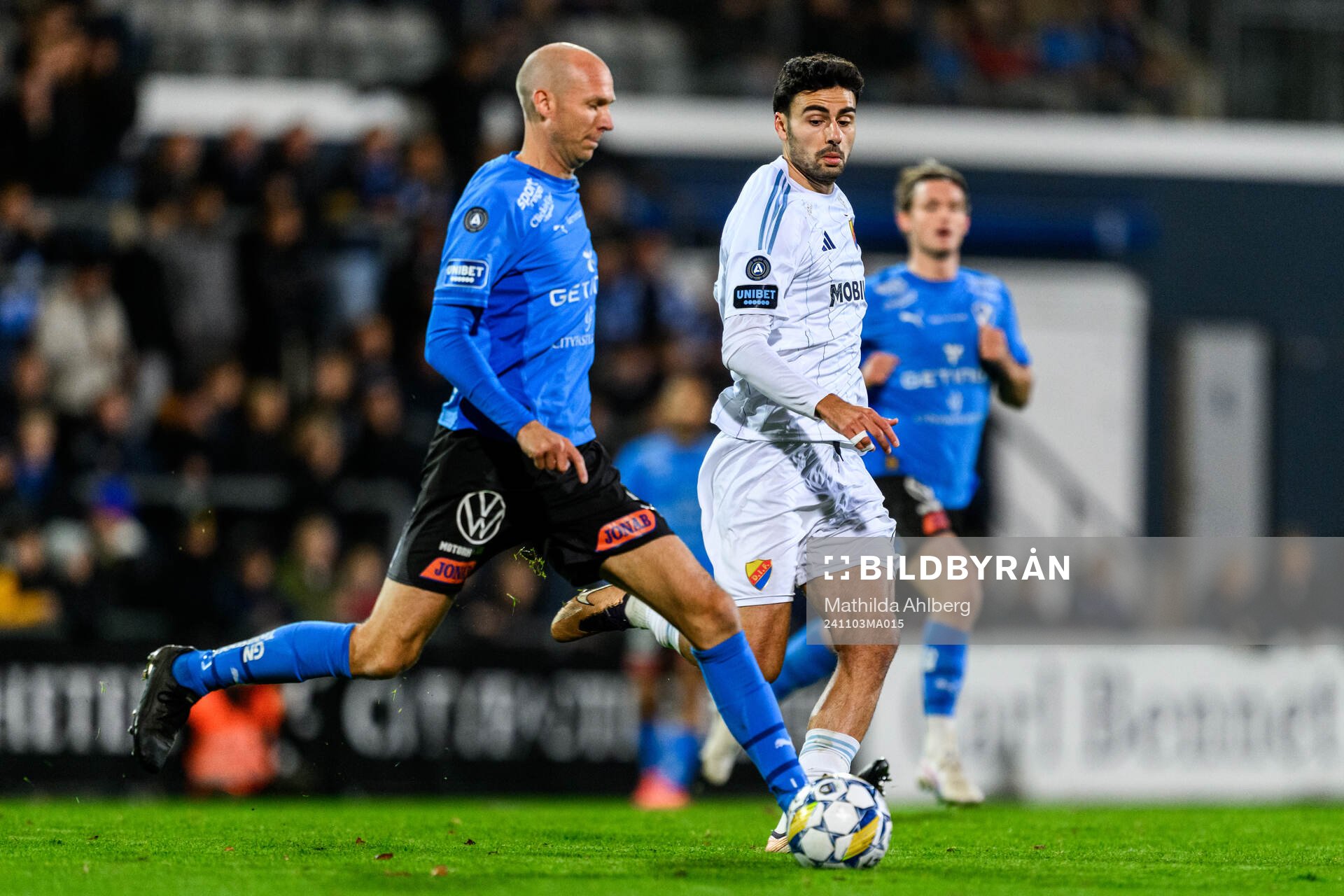 Halmstads Andreas Johansson och Djurgårdens Deniz Hummet
