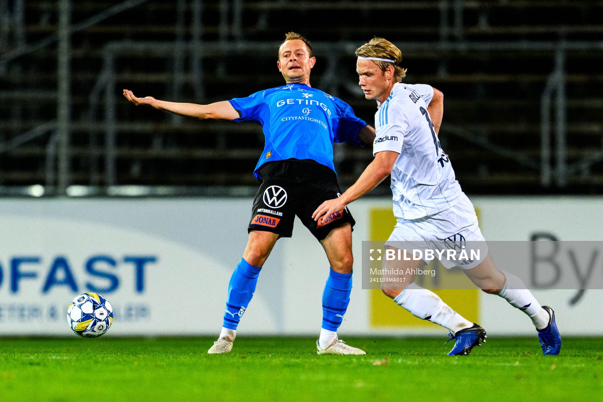 Halmstads Joel Allansson och Djurgårdens Tobias Gulliksen