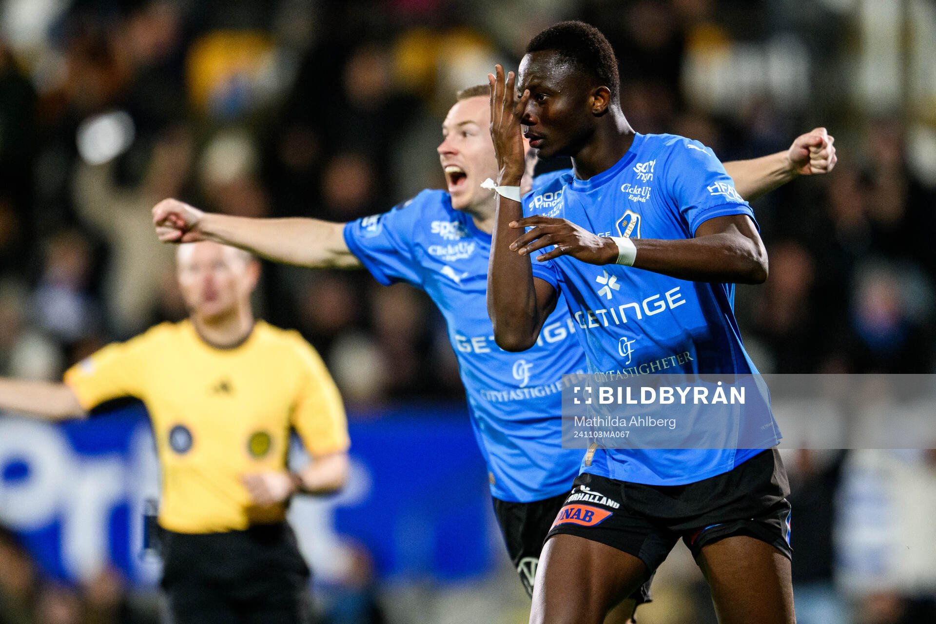 Halmstads Yannick Agnero jublar