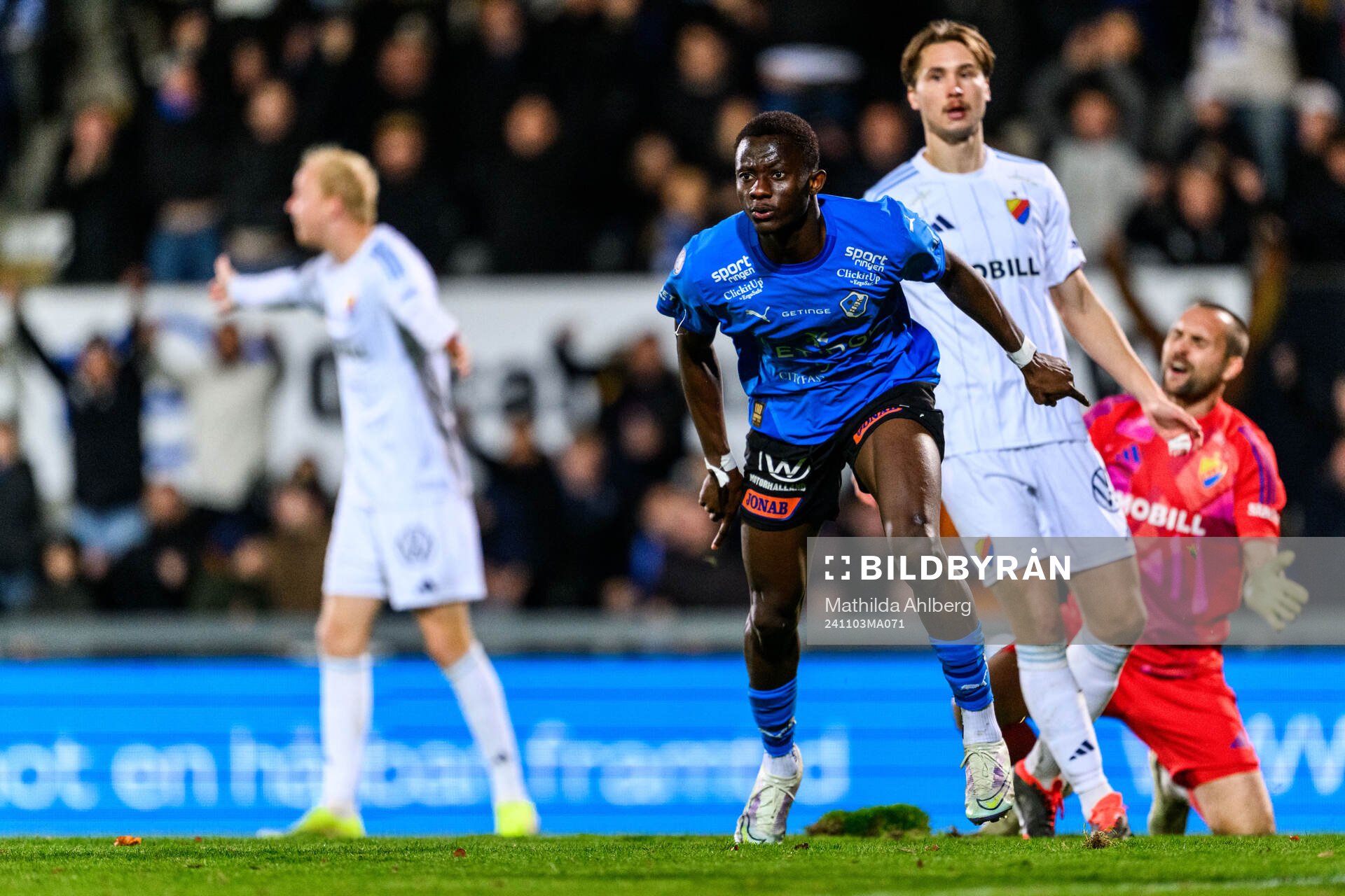 Halmstads Yannick Agnero jublar