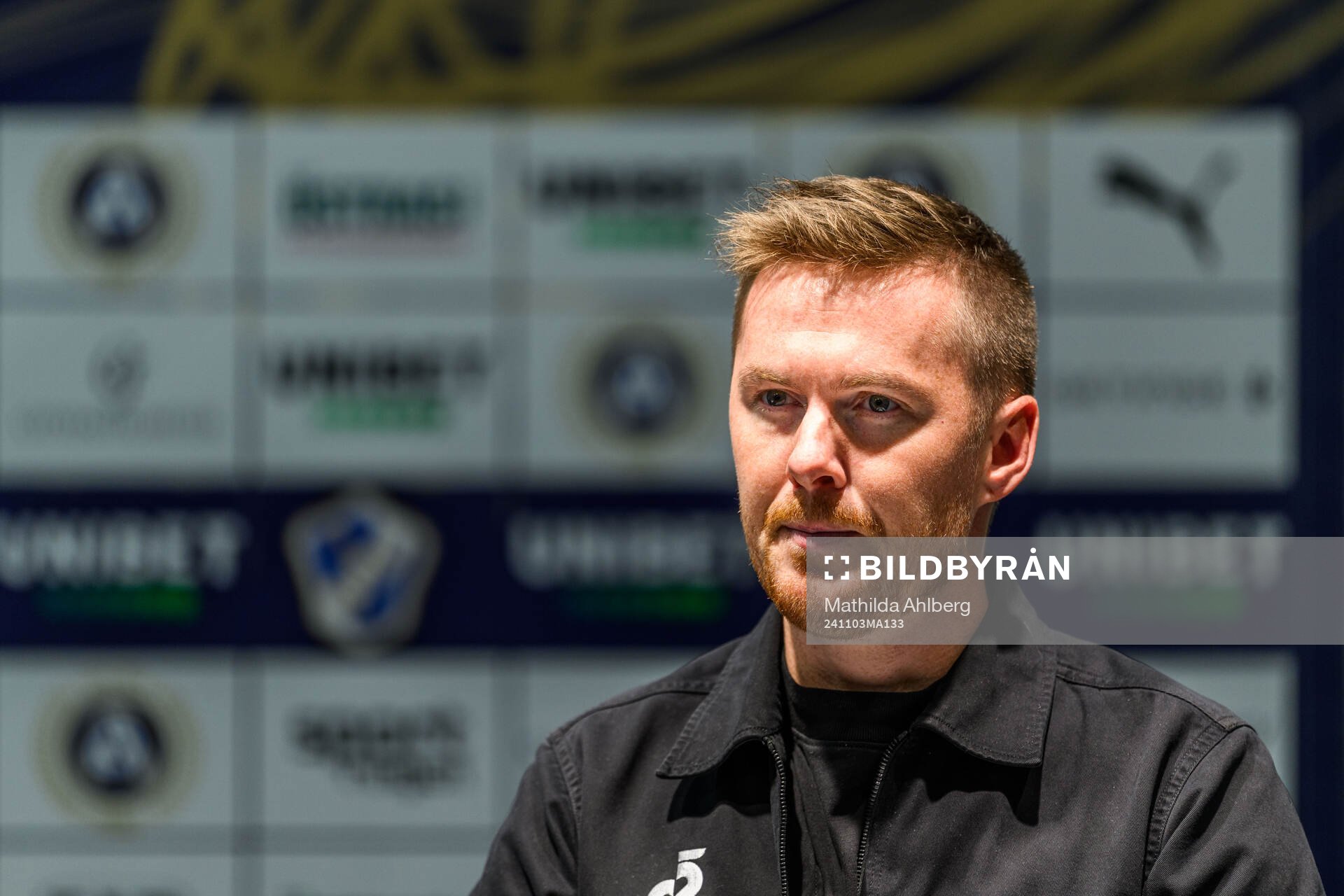 Halmstads huvudtränare Johan Lindholm vid presskonferens