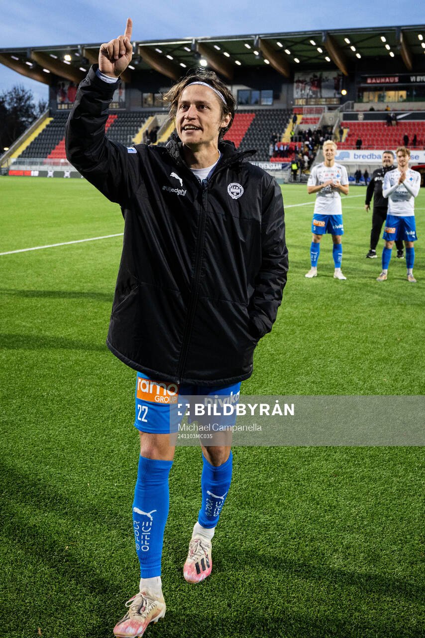 Värnamos Simon Thern tackar supportrarna