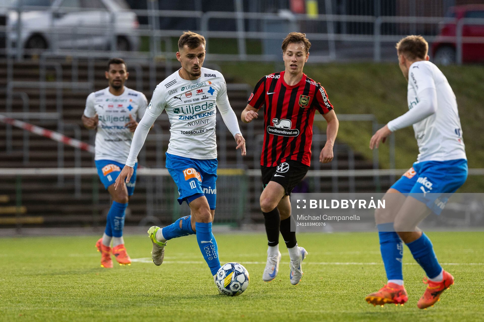Värnamos Ajdin Zeljkovic under fotbollsmatchen i Allsvenskan mellan Brommapojkarna och Värnamo den 3 november 2024 i Stockholm. 