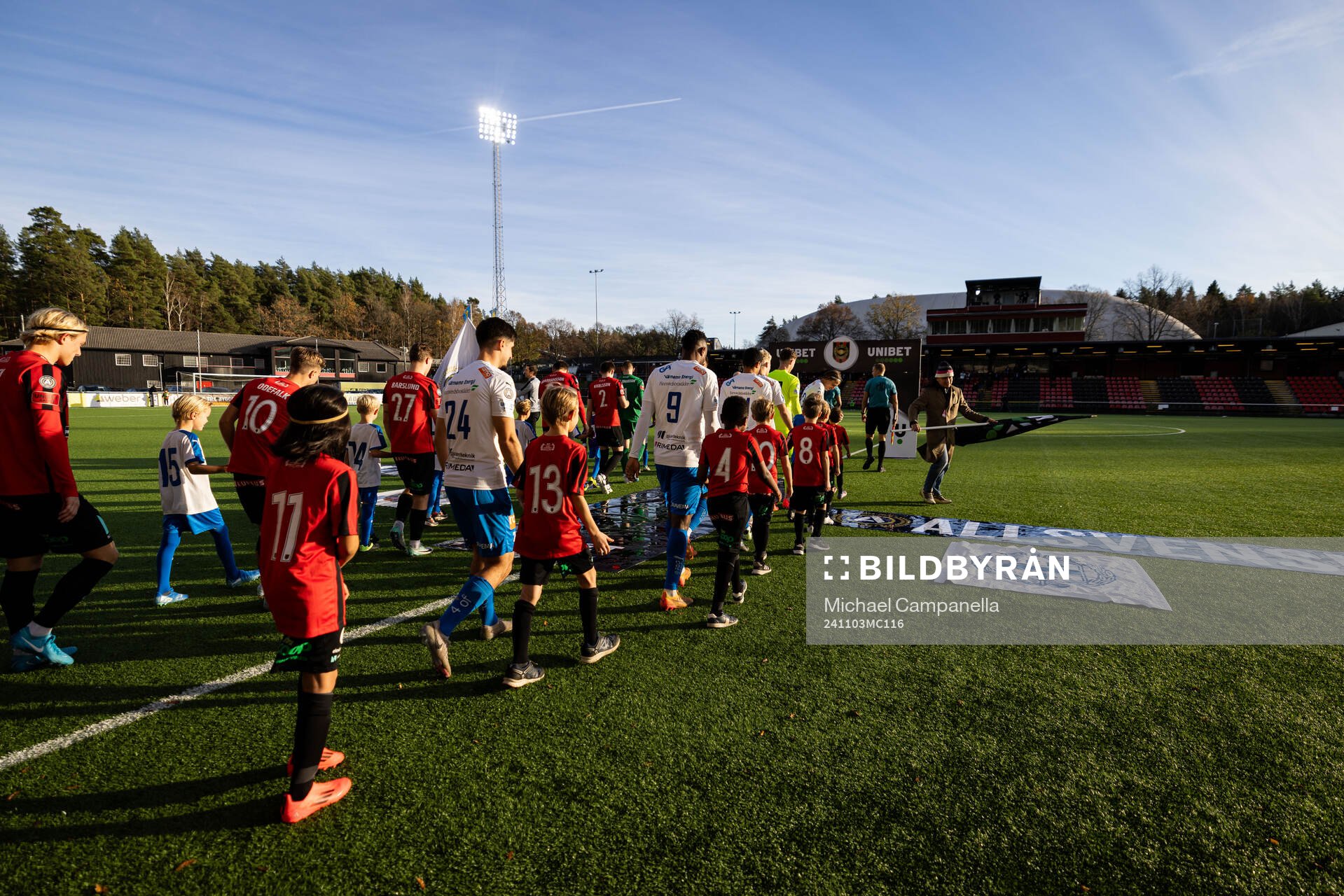 Brommapojkarnas och Värnamos spelare i lineup