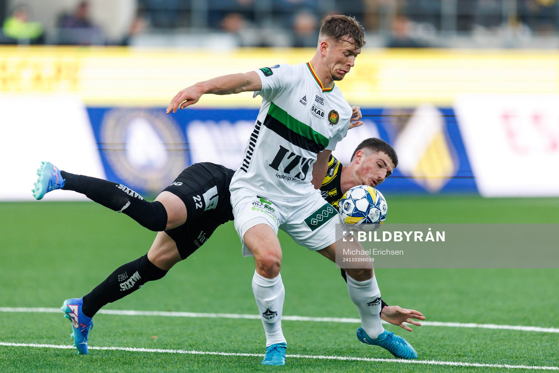 GAIS Alexander Ahl Holmström och Häckens Nikola Zecevic