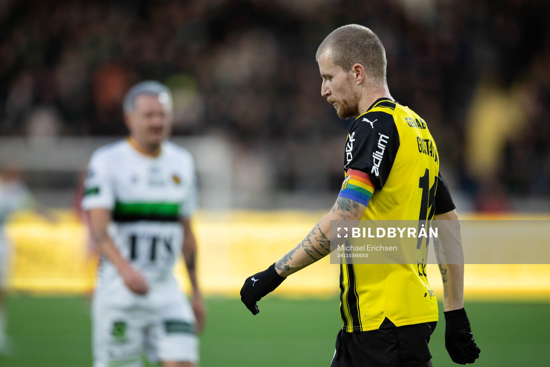 Häckens Simon Gustafson deppar i slutet av fotbollsmatchen