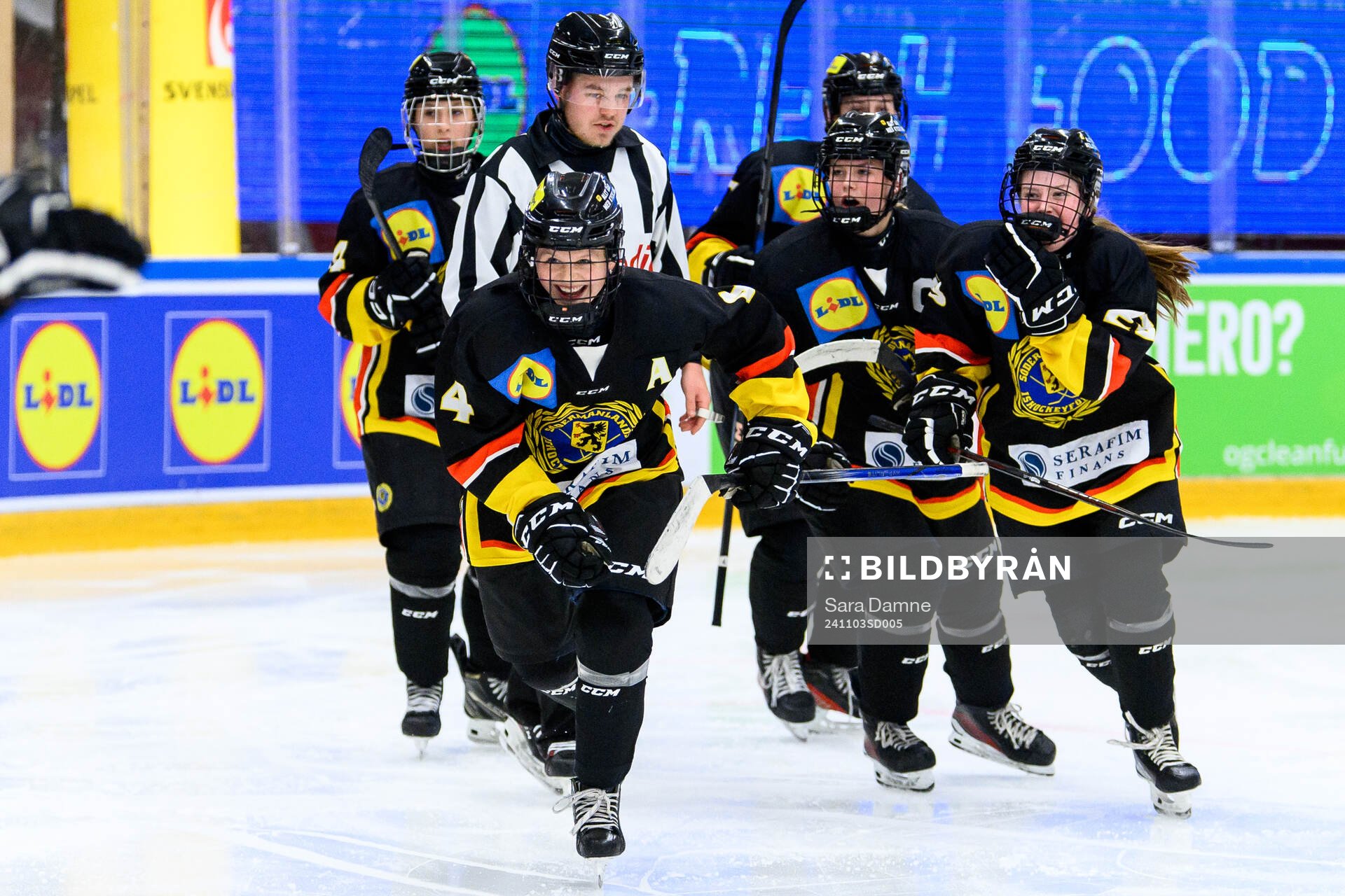 Södermanlands Ebba Hesselvall jublar