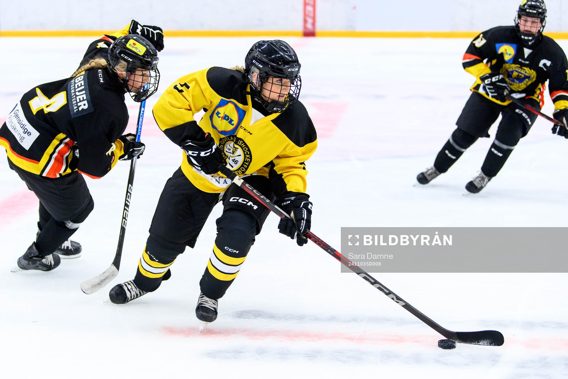 Södermanlands Ebba Hesselvall och Västergötlands Julia