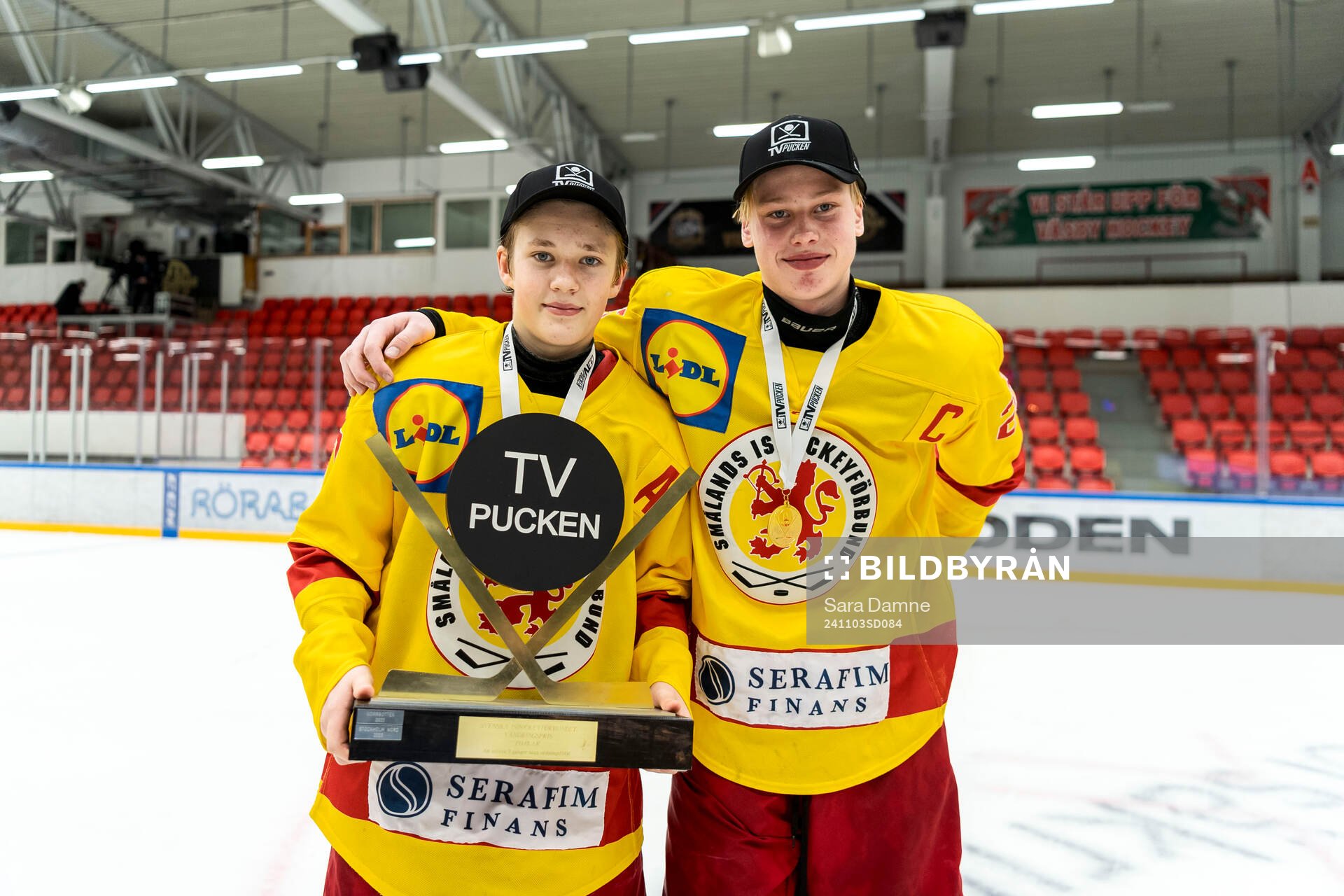 Smålands Milo Helte och Alexander Thunblom jublar