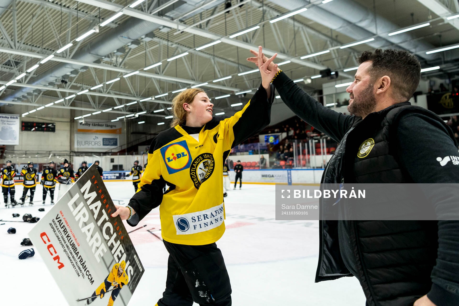 Västergötlands Lova Torsson jublar