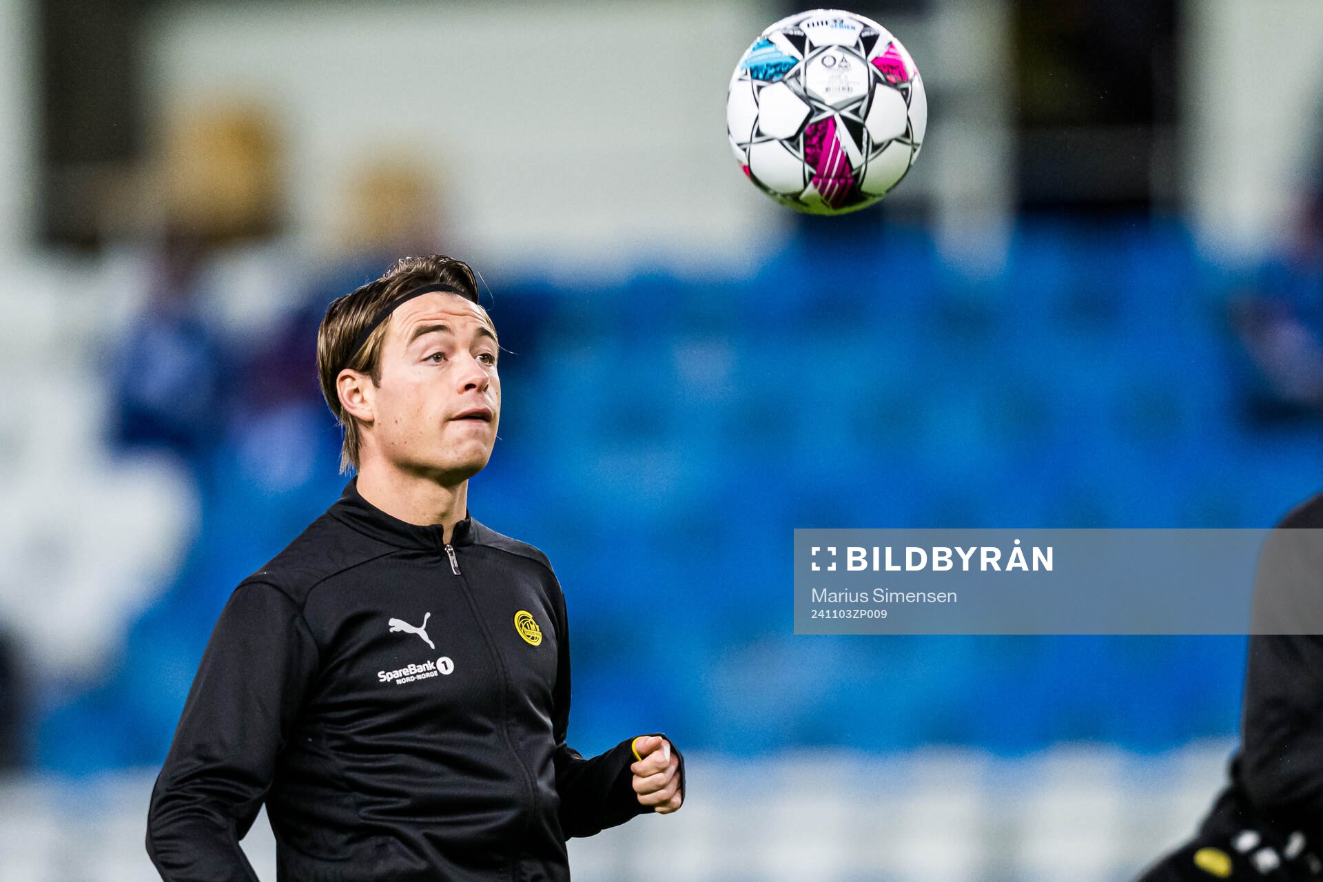Patrick Berg of Bodø/Glimt warms up